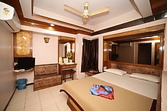 Hotel Dhanraj Palace, Rajkot