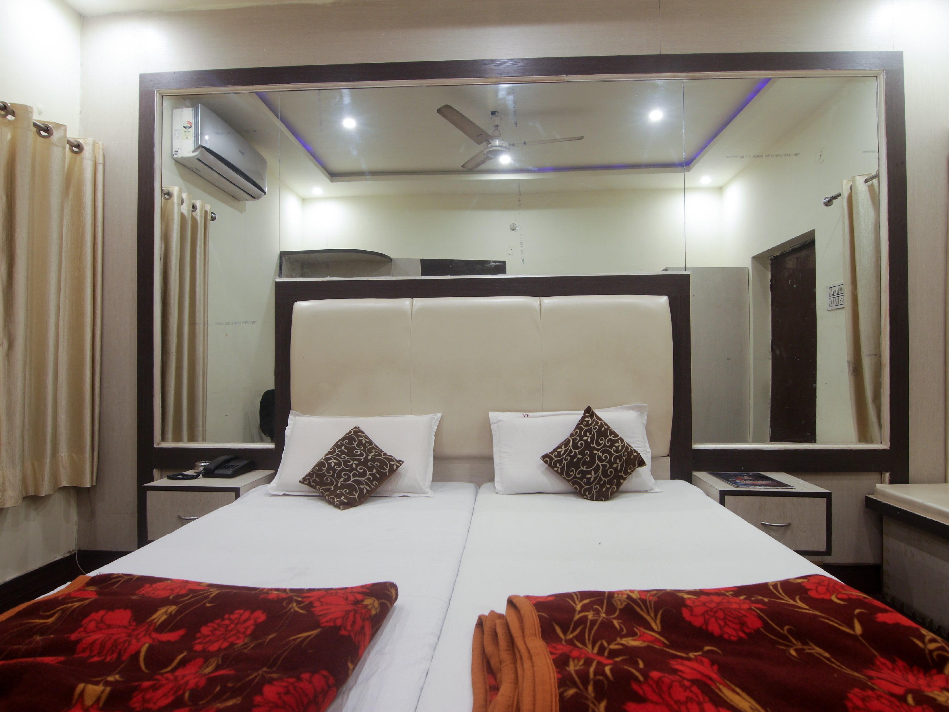 Hotel Anand - Tap to explore photos