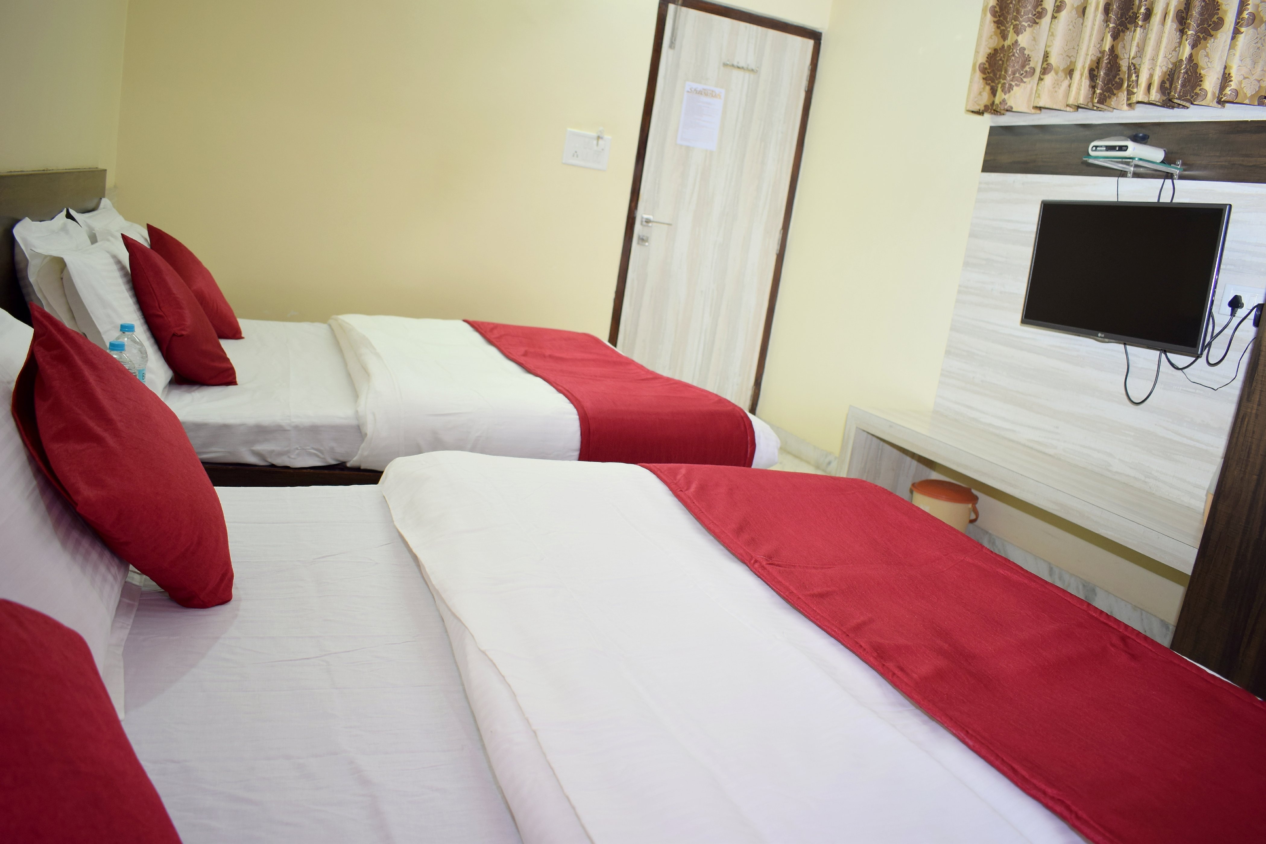 Maruti Group of Hotels - Shivansh Inn - Tap to explore photos
