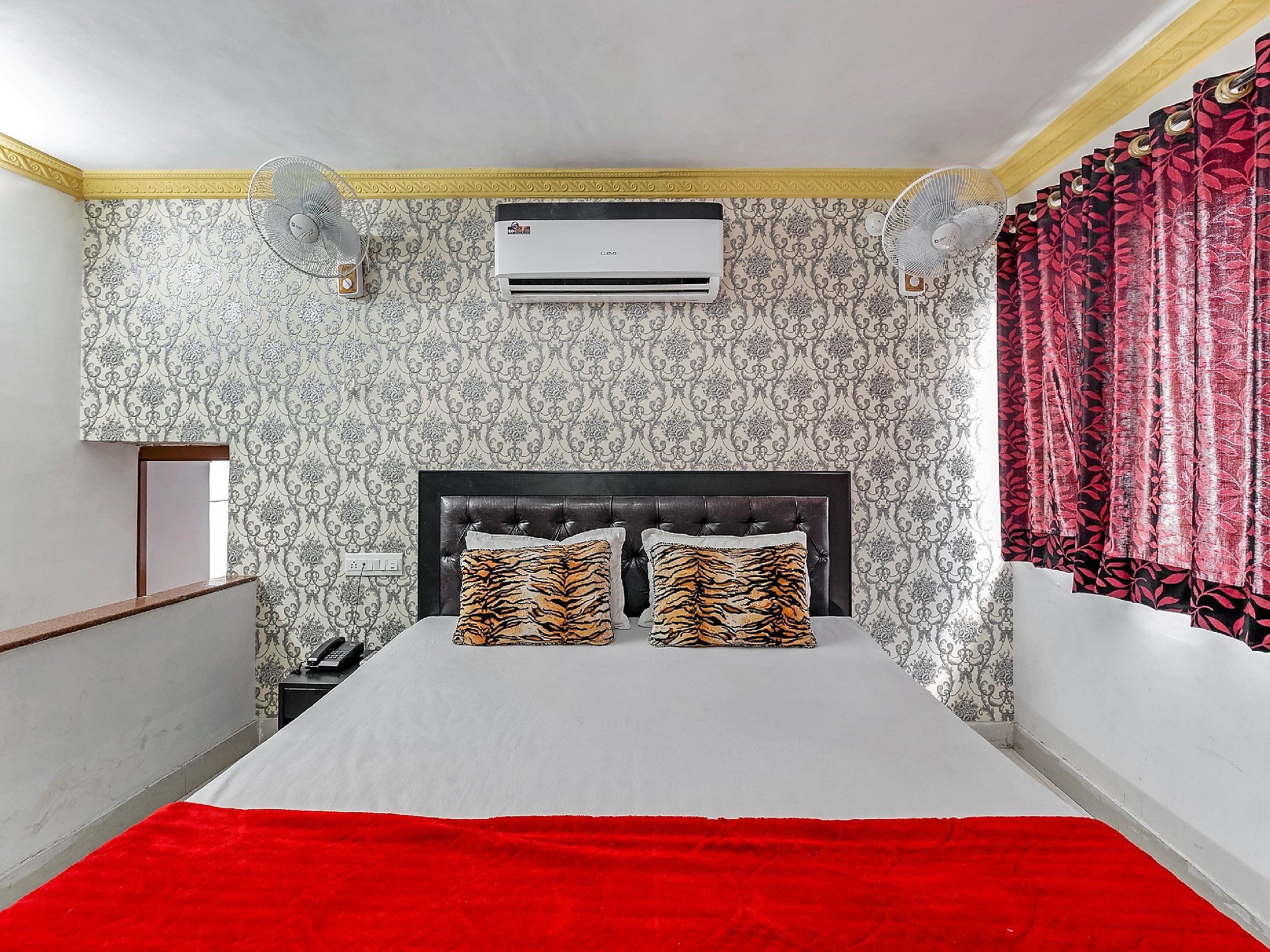 Akshara Guest House - Tap to explore photos