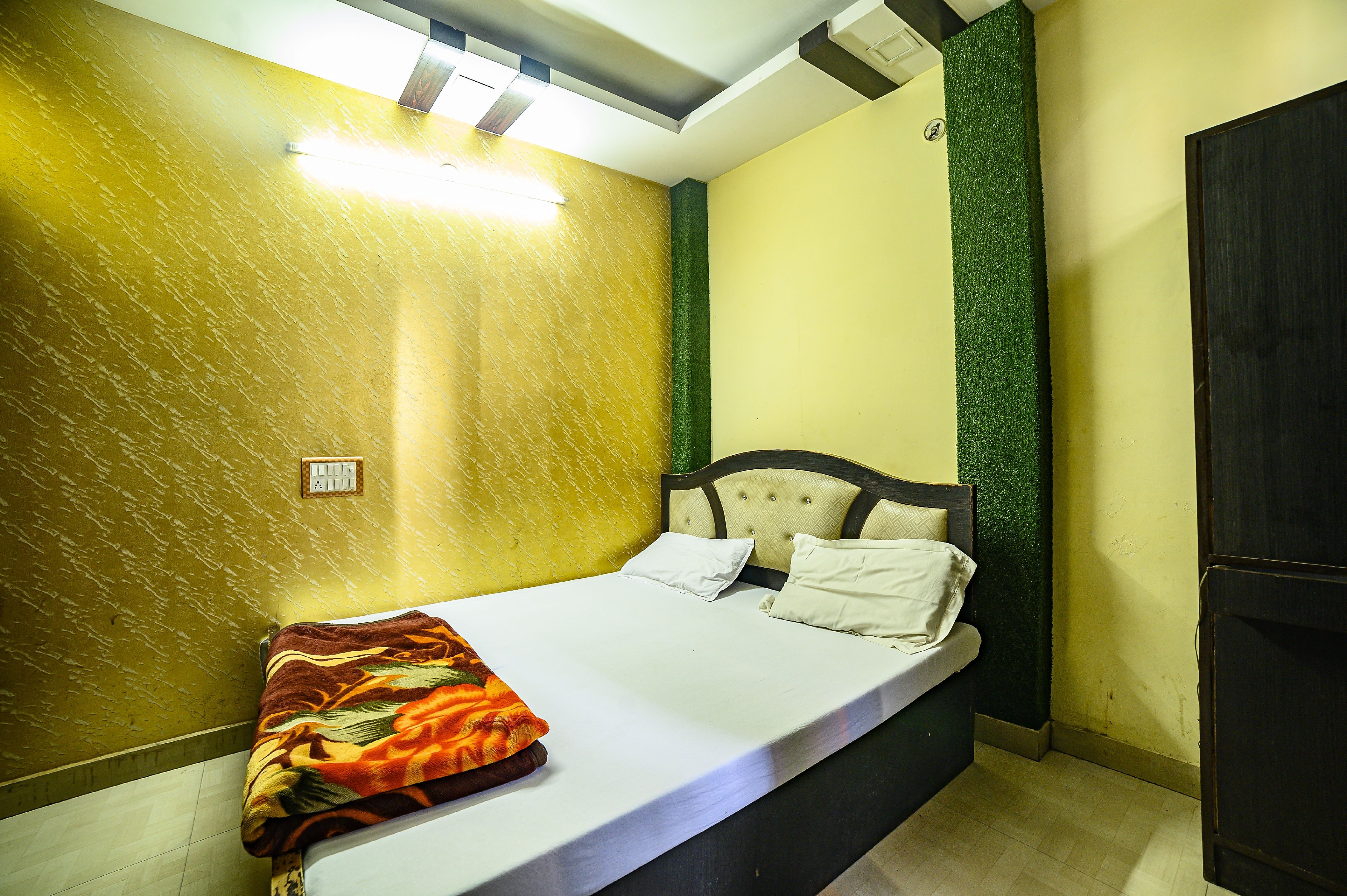 Hotel Shanti Grand Ghaziabad - Tap to explore photos