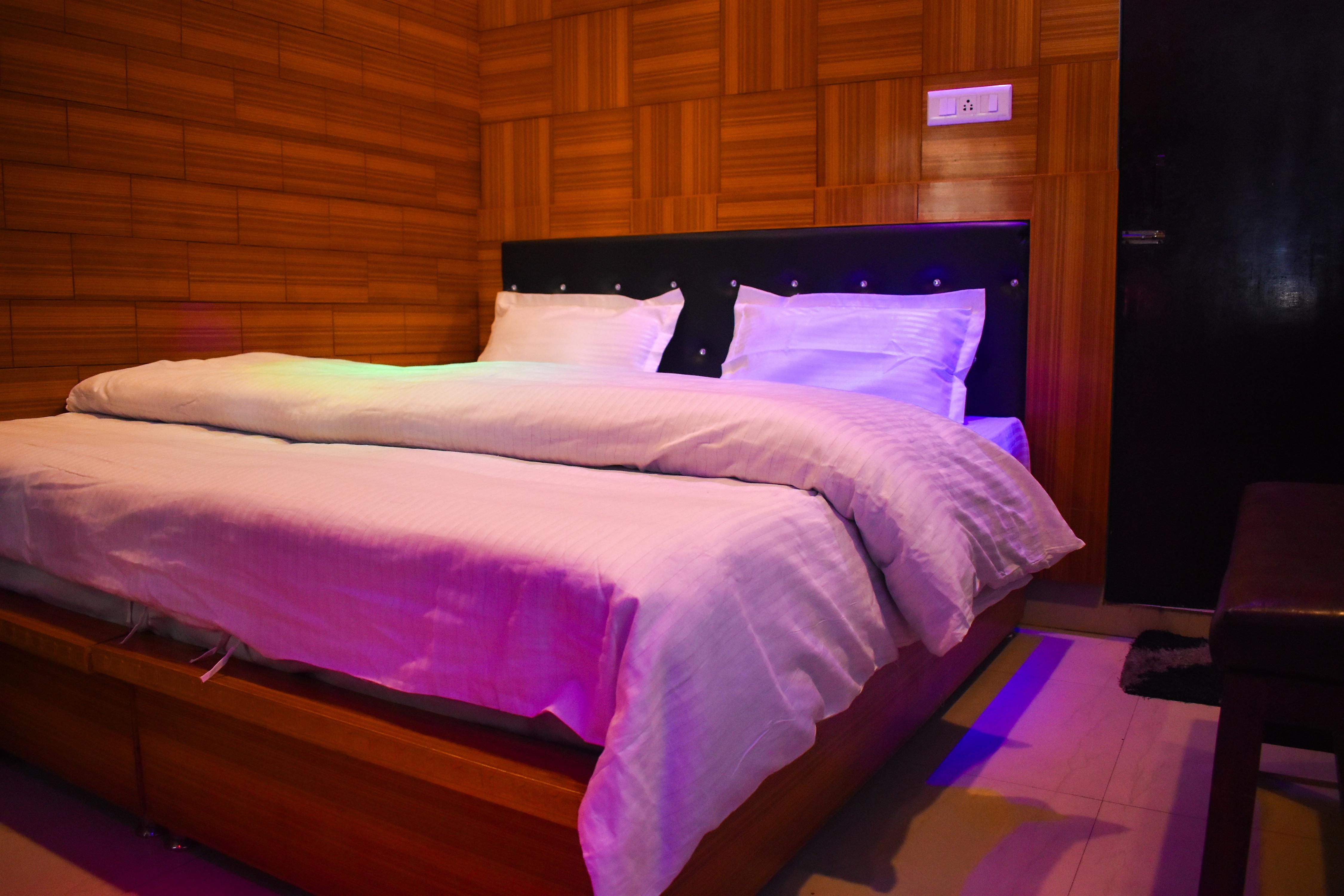 Hotel Prashant - Tap to explore photos