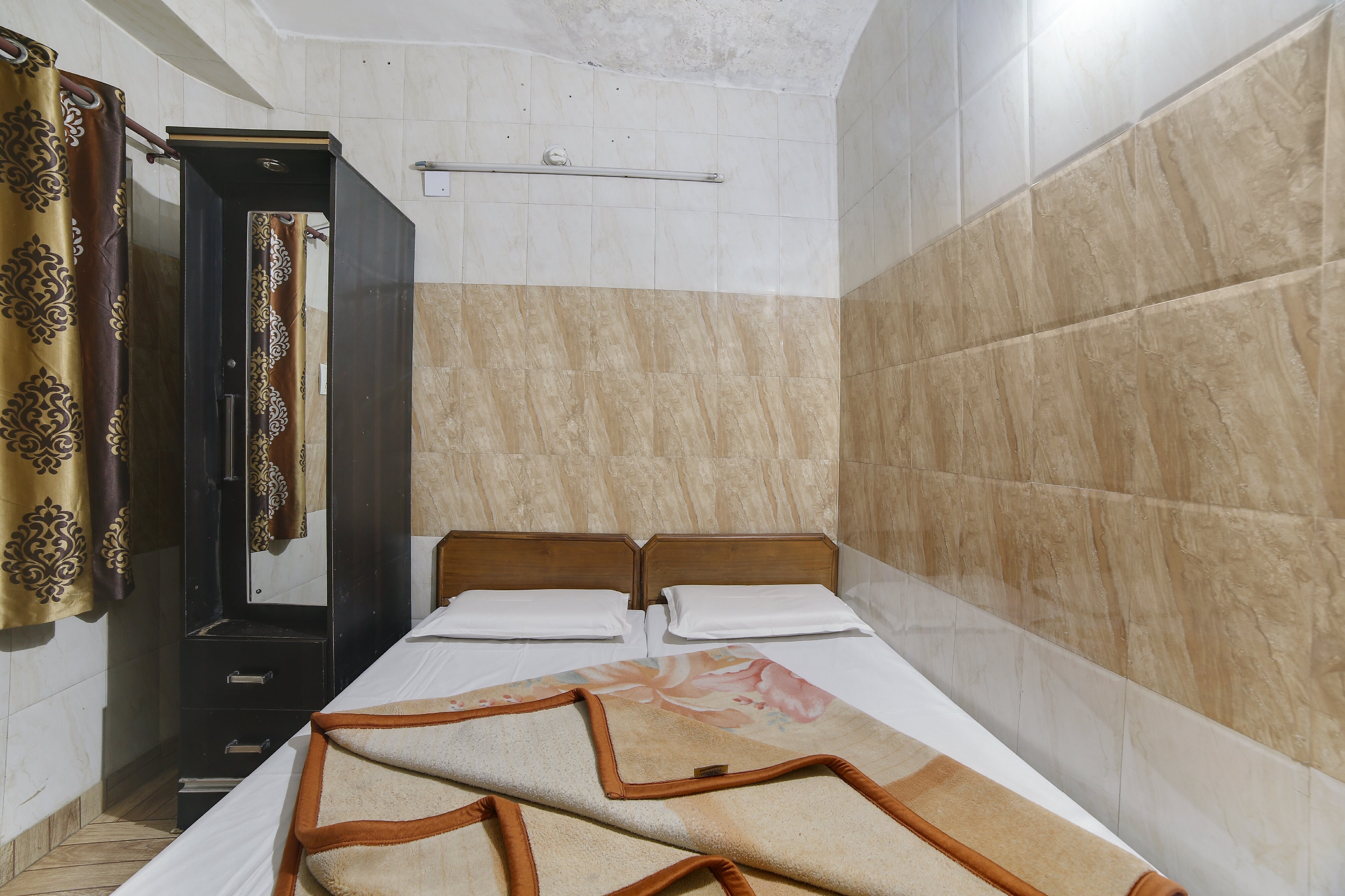 Attithi Satkar Guest House - Tap to explore photos
