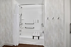 Hampton Inn & Suites by Hilton Detroit/Troy, Macomb