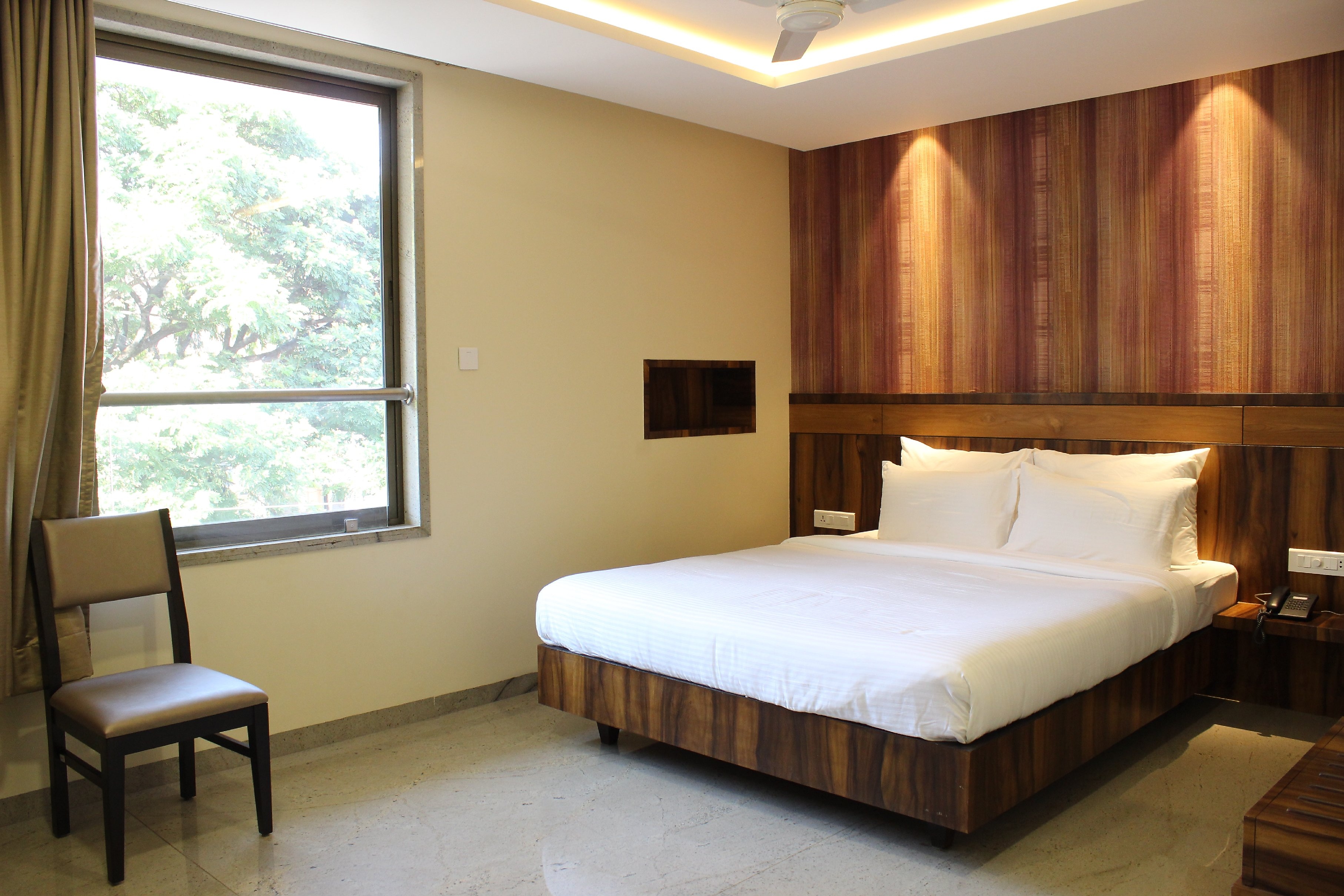 Hotel Silver Oak 7 Minutes Walk to Mahalaxmi Temple 3