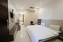 Hotel Grand Paradise, Vadodara