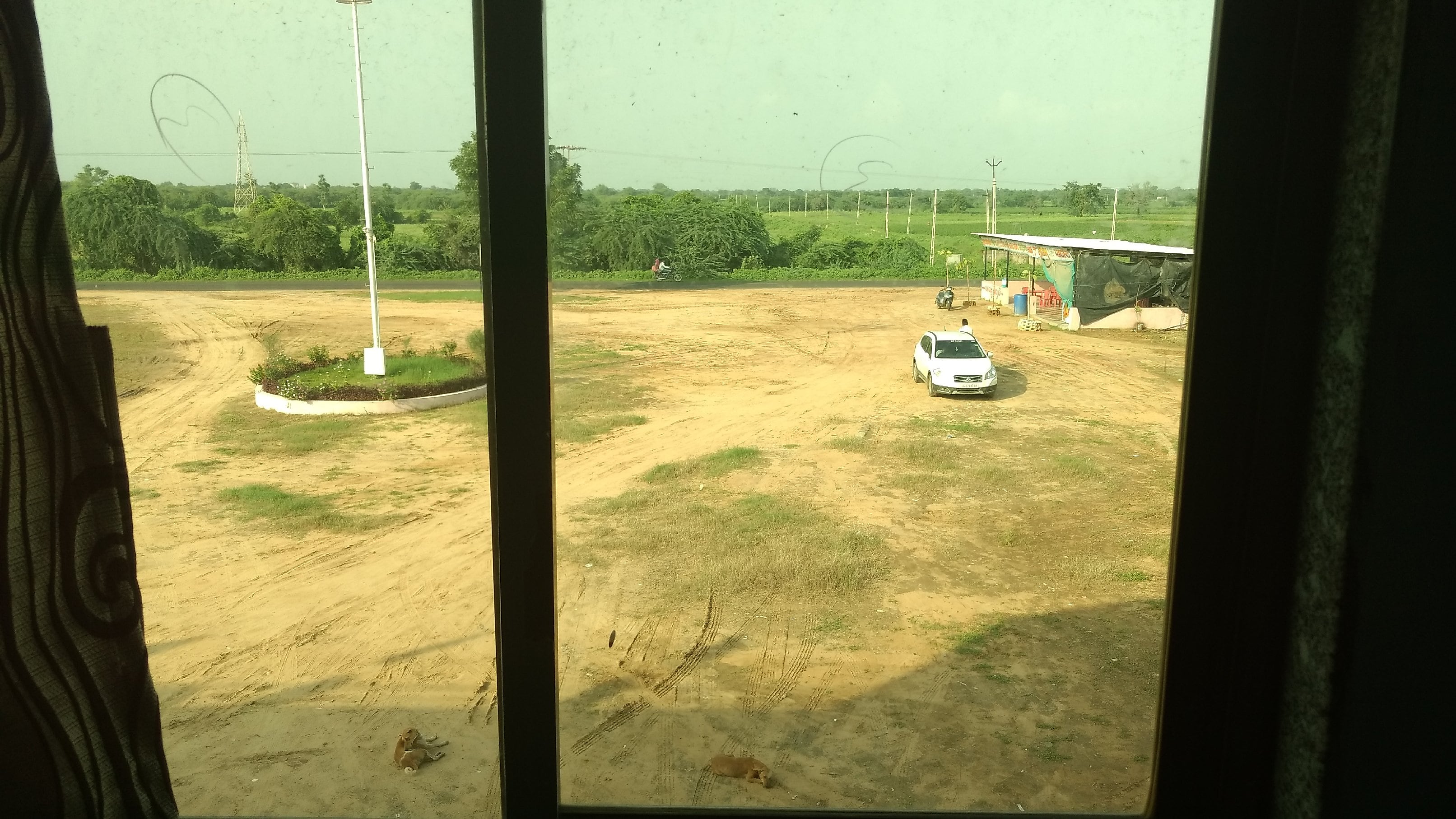 Hotel Shubham - 6Km from Visnagar - Tap to explore photos