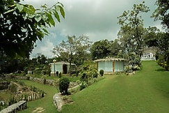 HOTEL TOPPERS CORNER