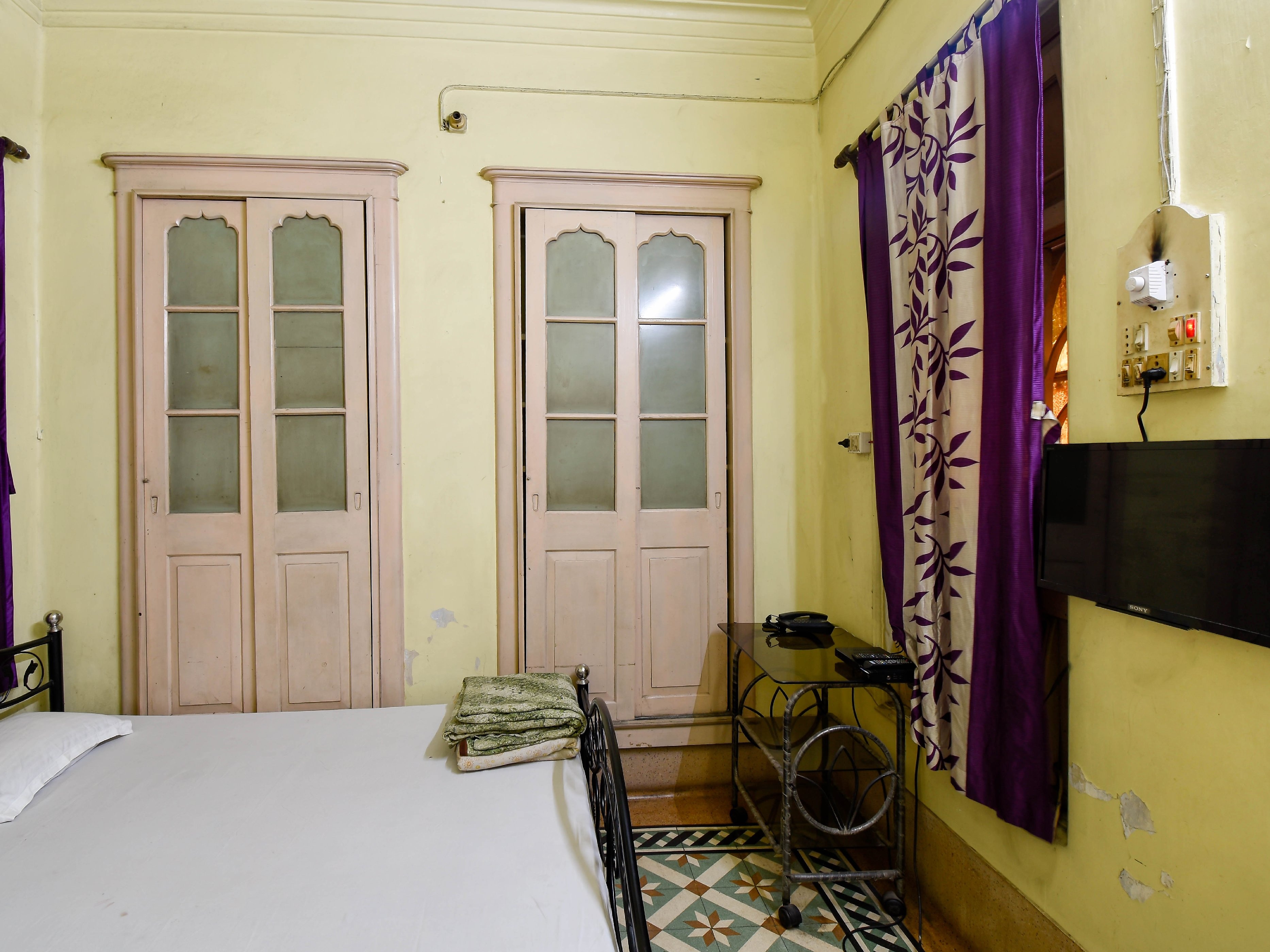 SHOVASHRAY GUEST HOUSE - Tap to explore photos