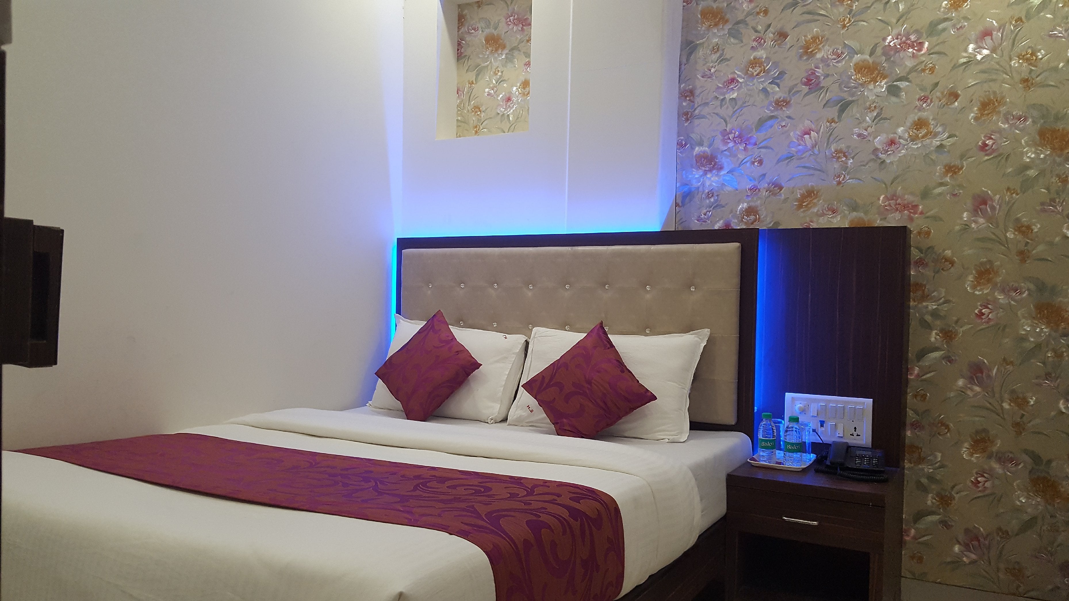 Deluxe Room 1
