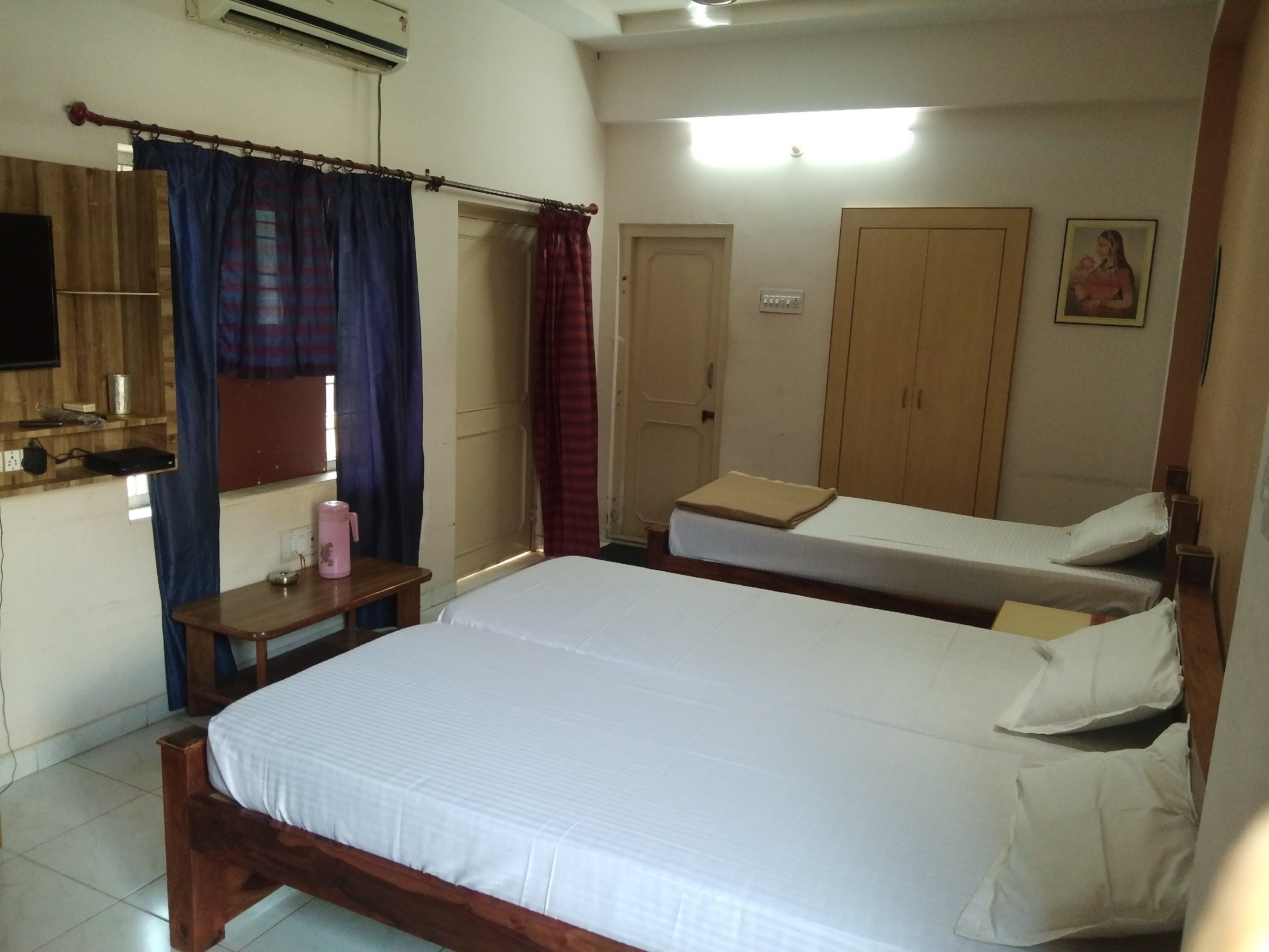 Hotel Premdeep - Tap to explore photos