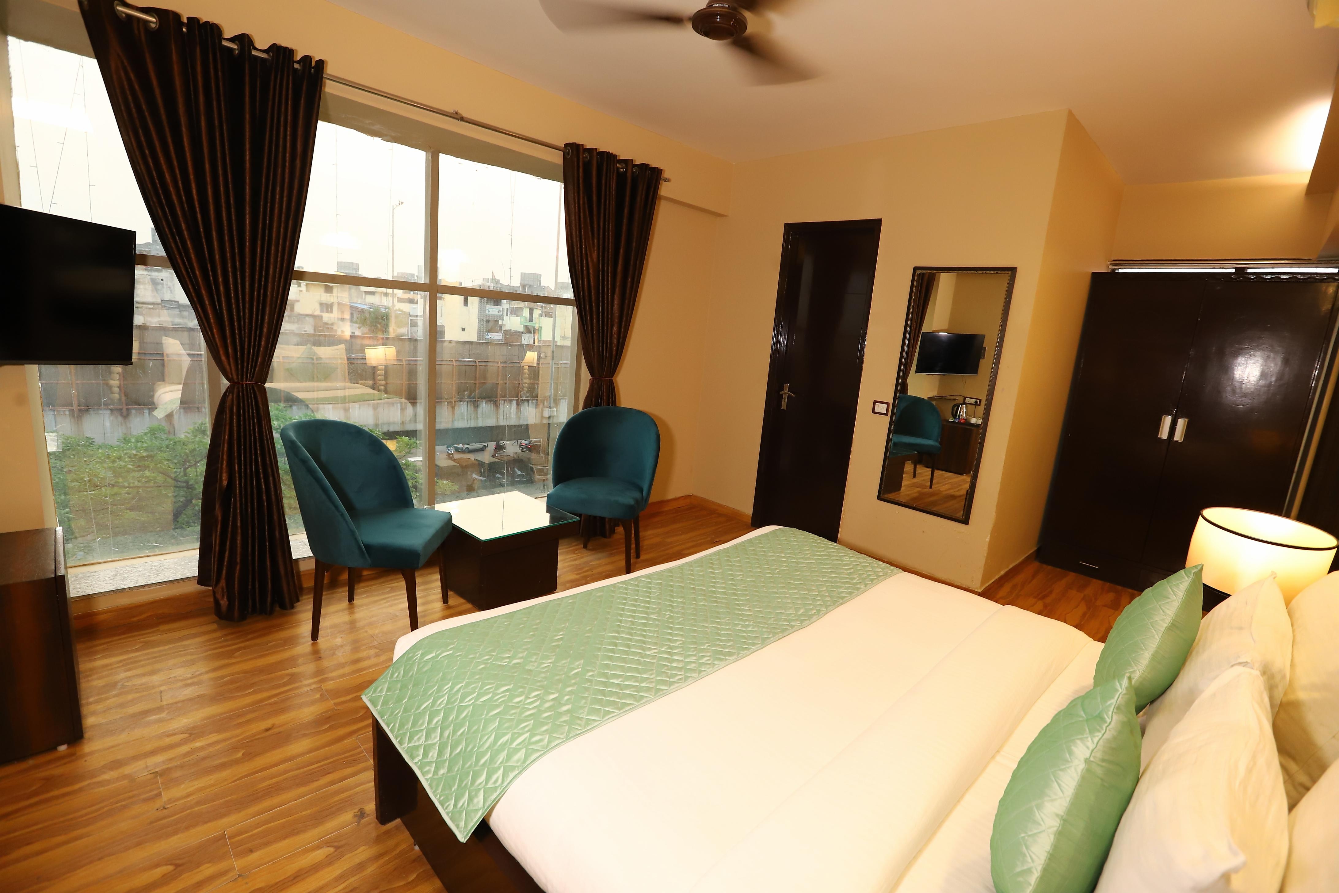 Hotel Palm Grand @ Naraina New Delhi - Tap to explore photos