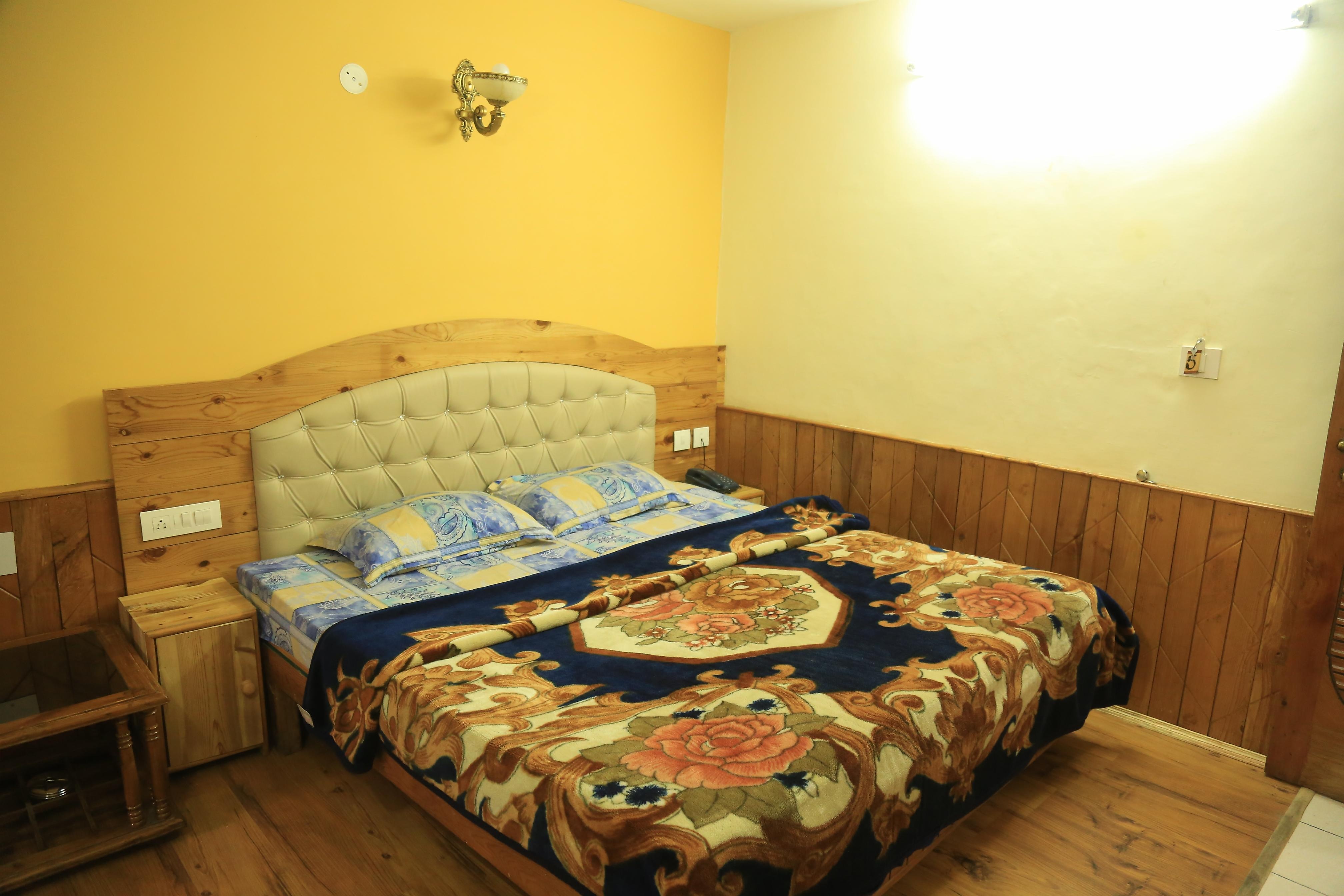 Hotel Sawan Residency - Tap to explore photos