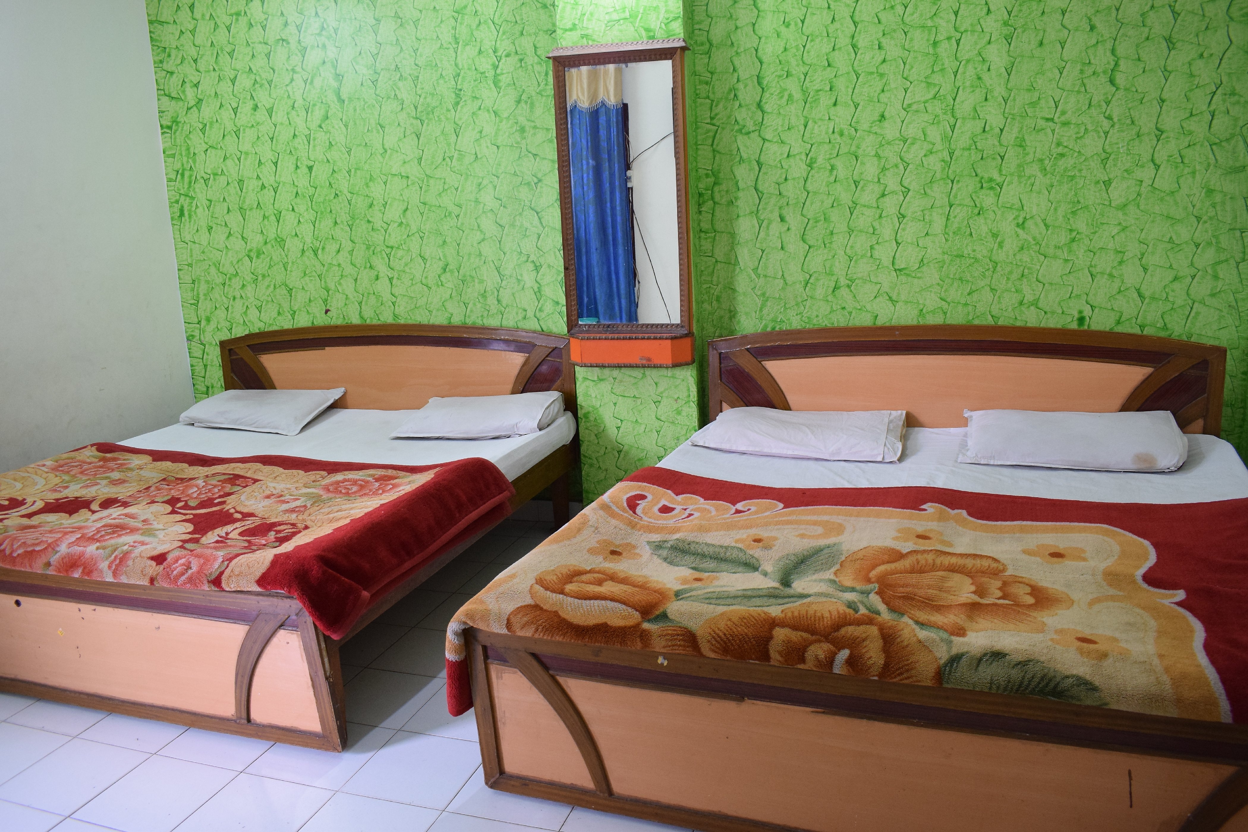 Hotel Shree Ganesh - Tap to explore photos