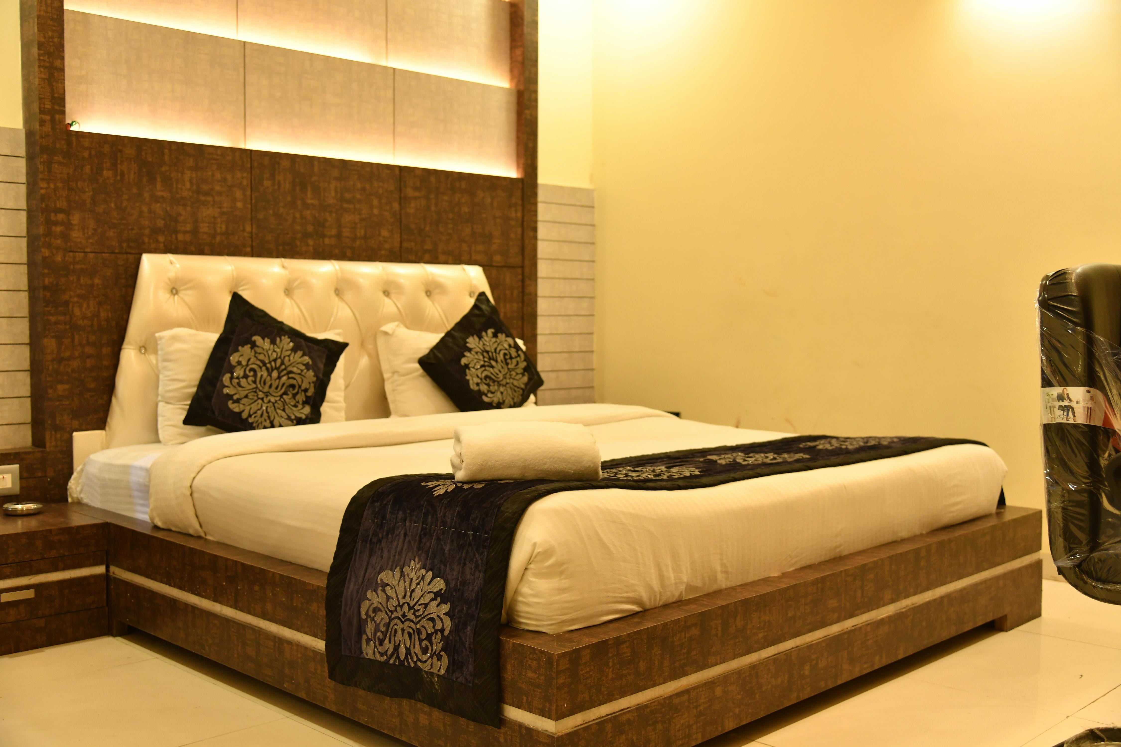 Hotel The Vedas - Tap to explore photos