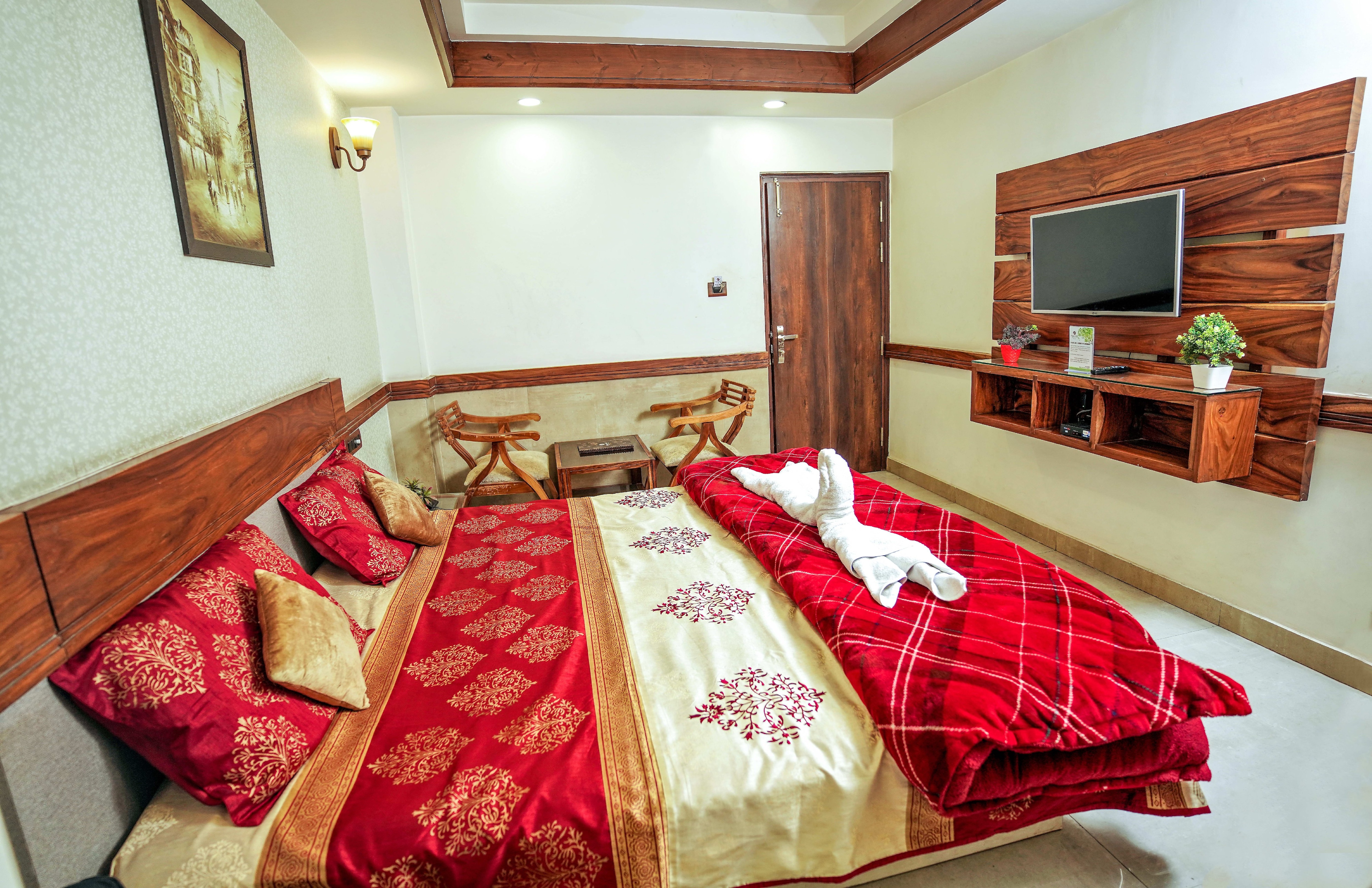 Mayur Hotel Bar And Restaurant - Tap to explore photos