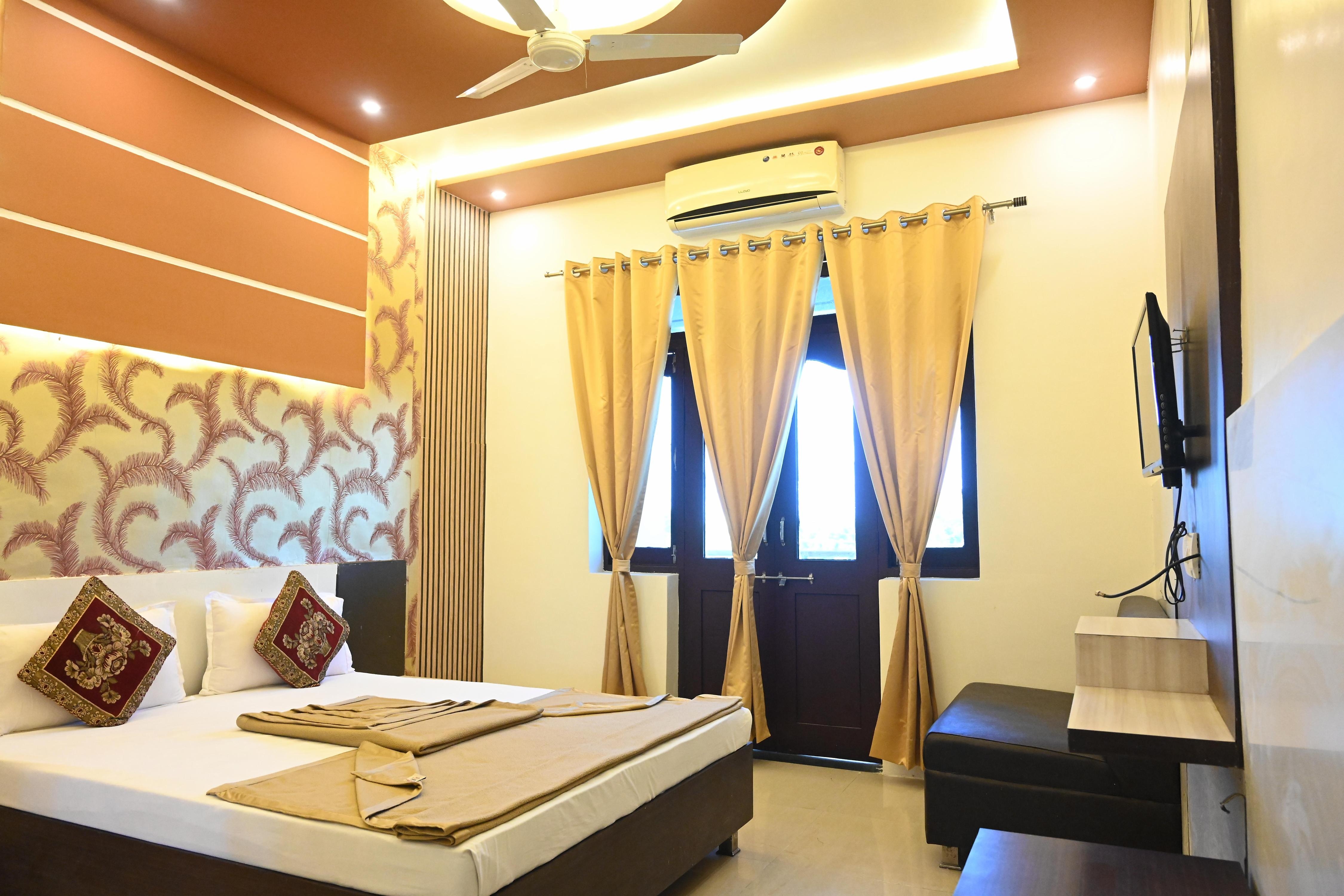 Hotel Paras Residency - Tap to explore photos