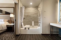 Embassy Suites by Hilton Minneapolis Downtown, Stearns
