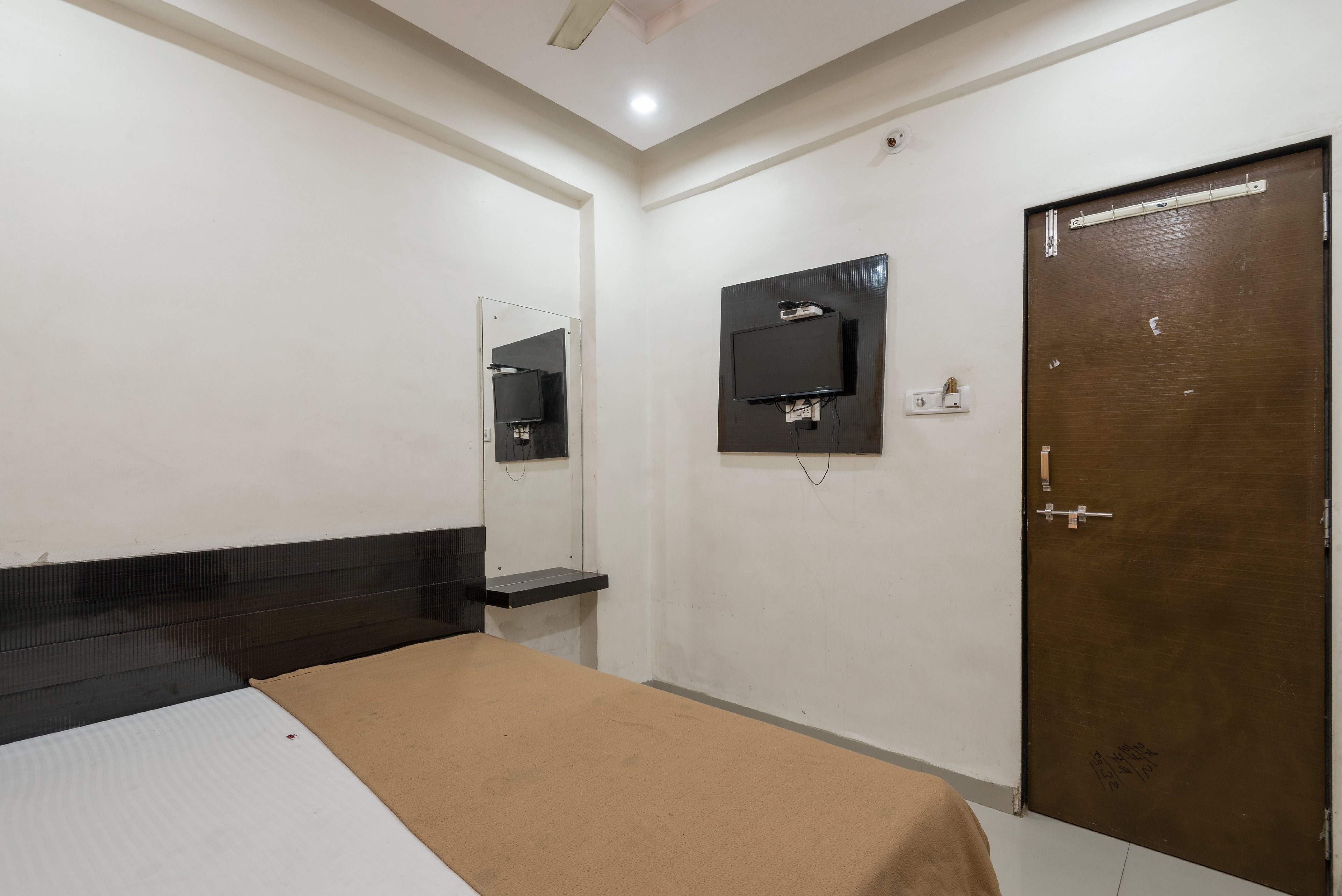 Hotel Sai Bharat - Tap to explore photos