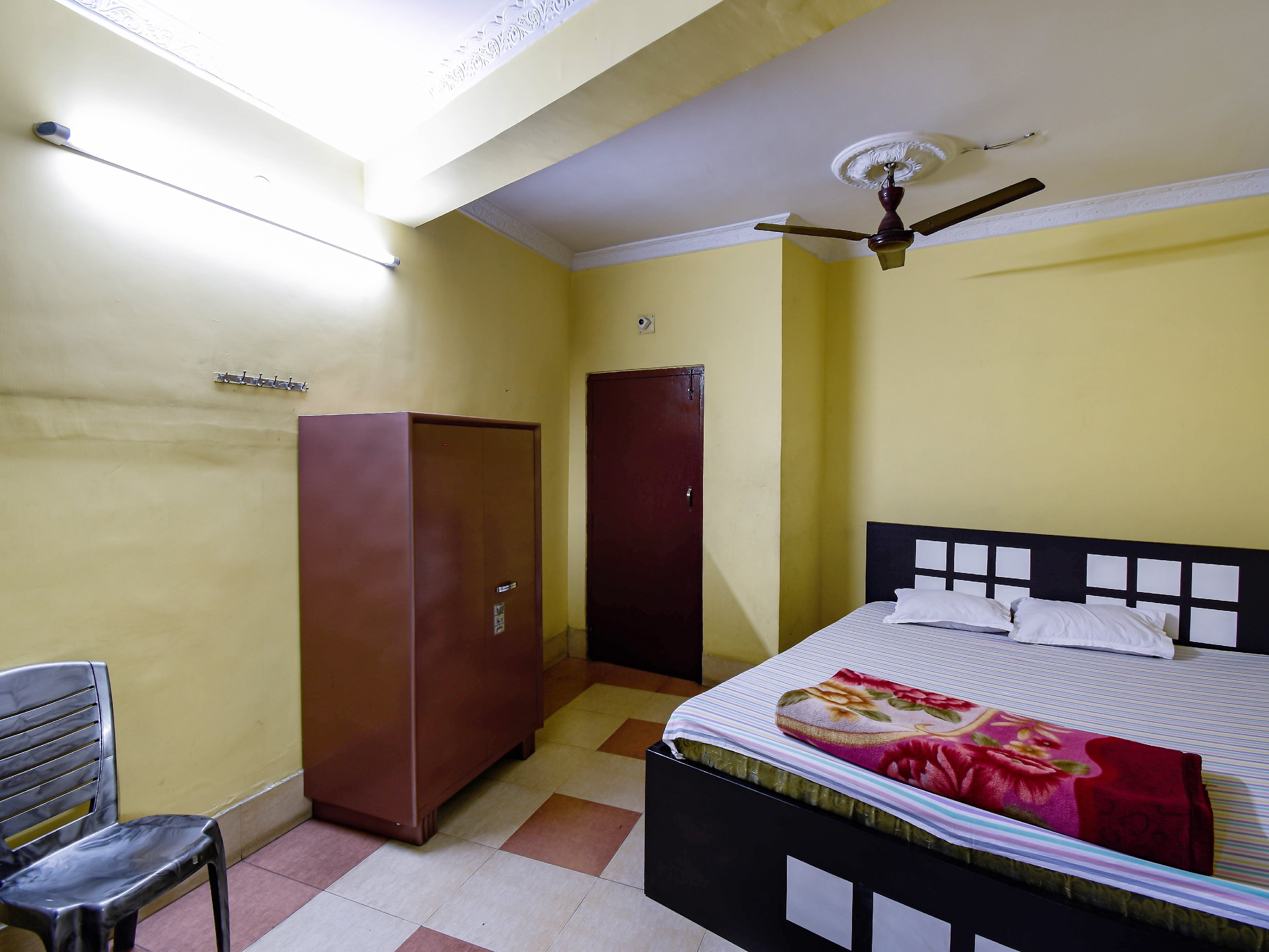 Air Link Guest House  - Tap to explore photos