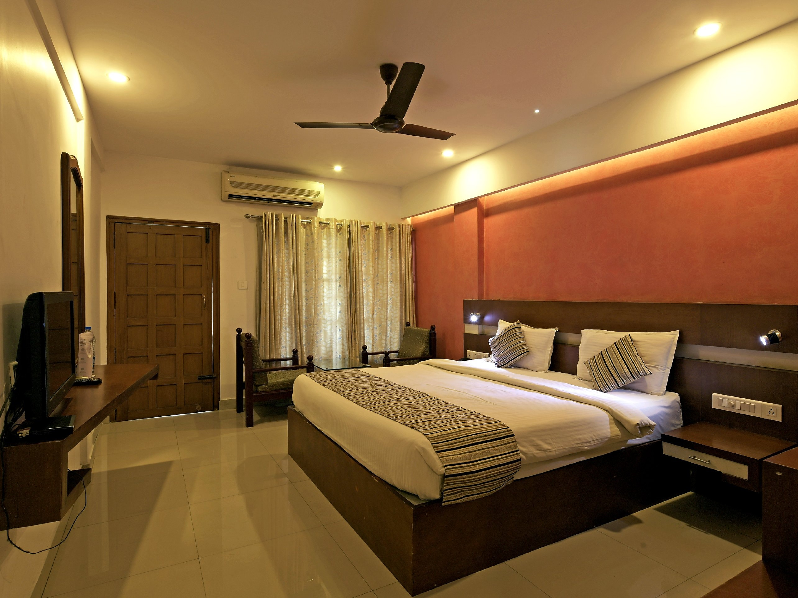 Hotel Periyaar - Tap to explore photos