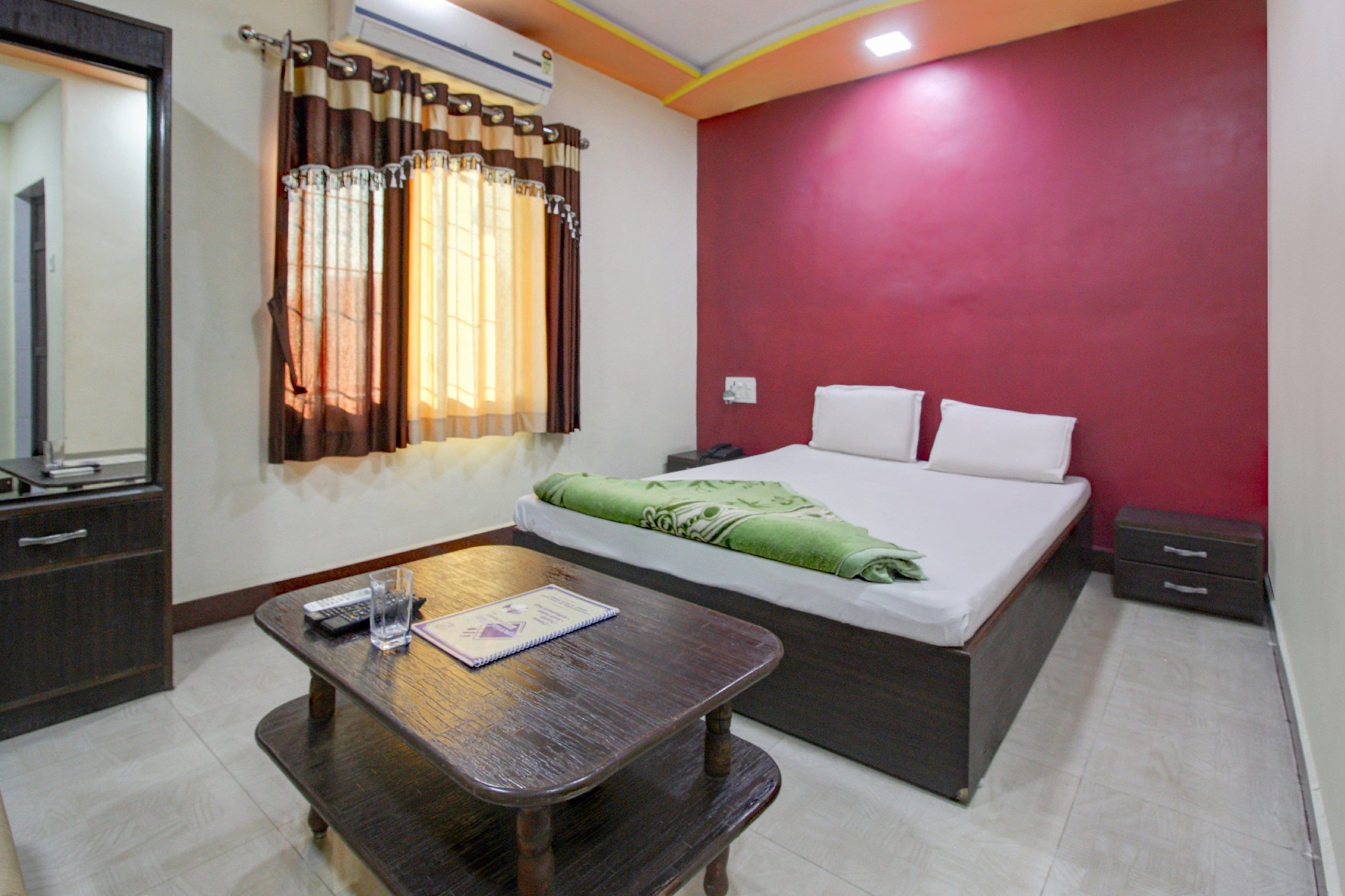Hotel Kailash - Tap to explore photos