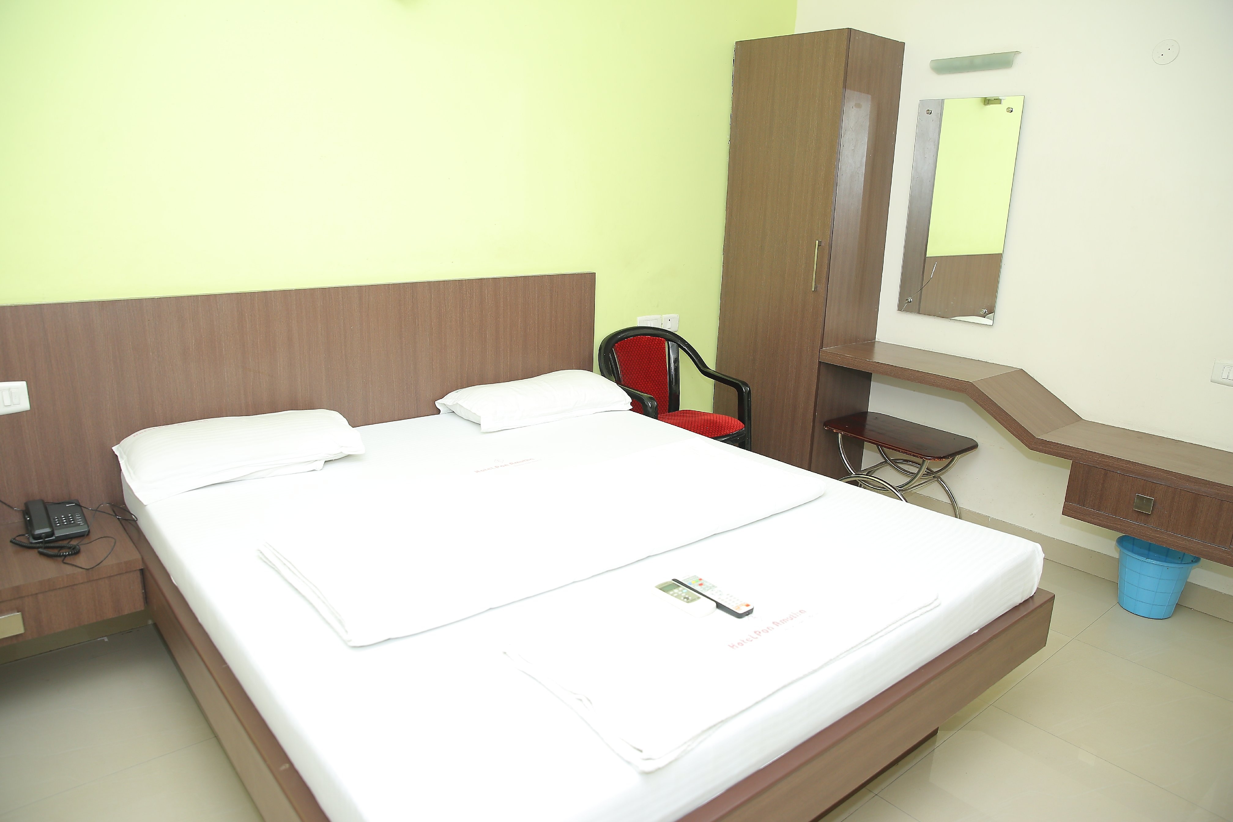 SURULI RESIDENCY - Tap to explore photos
