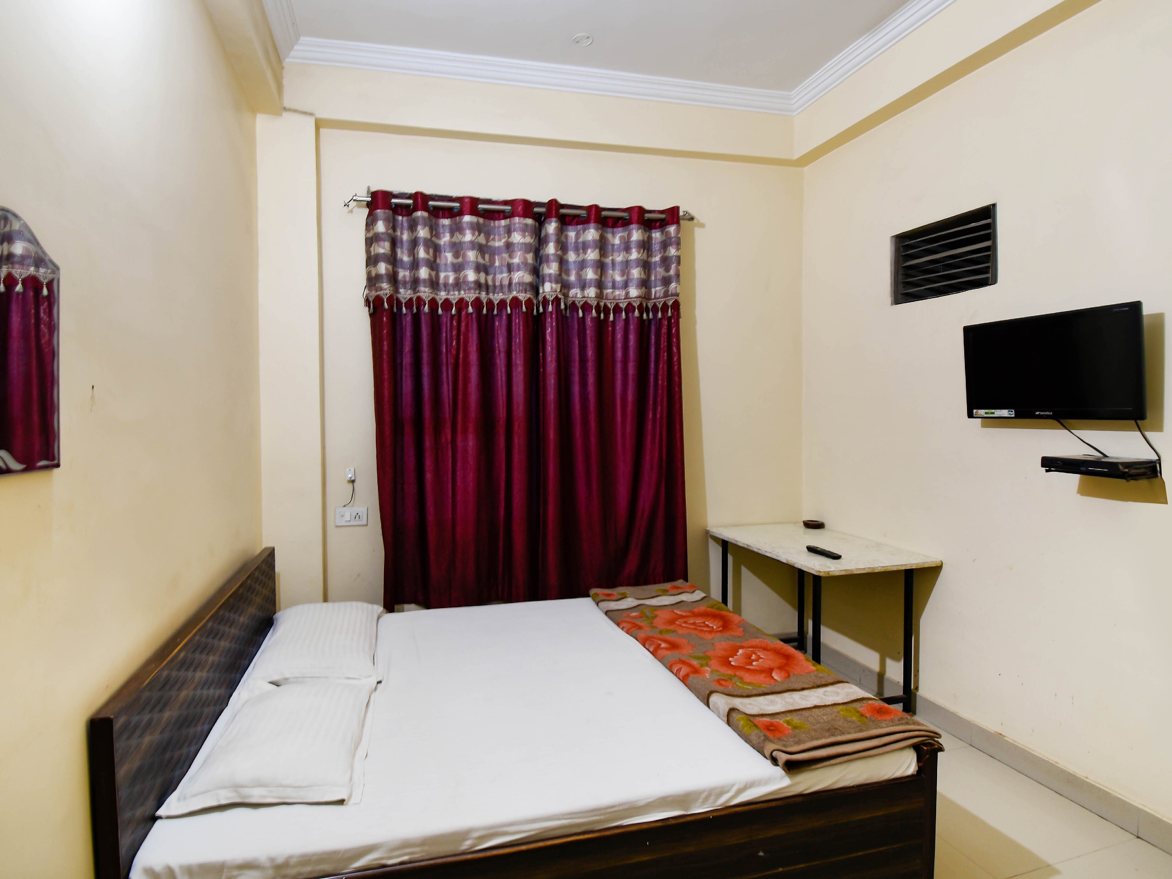 Hotel Durga Shiv - Tap to explore photos