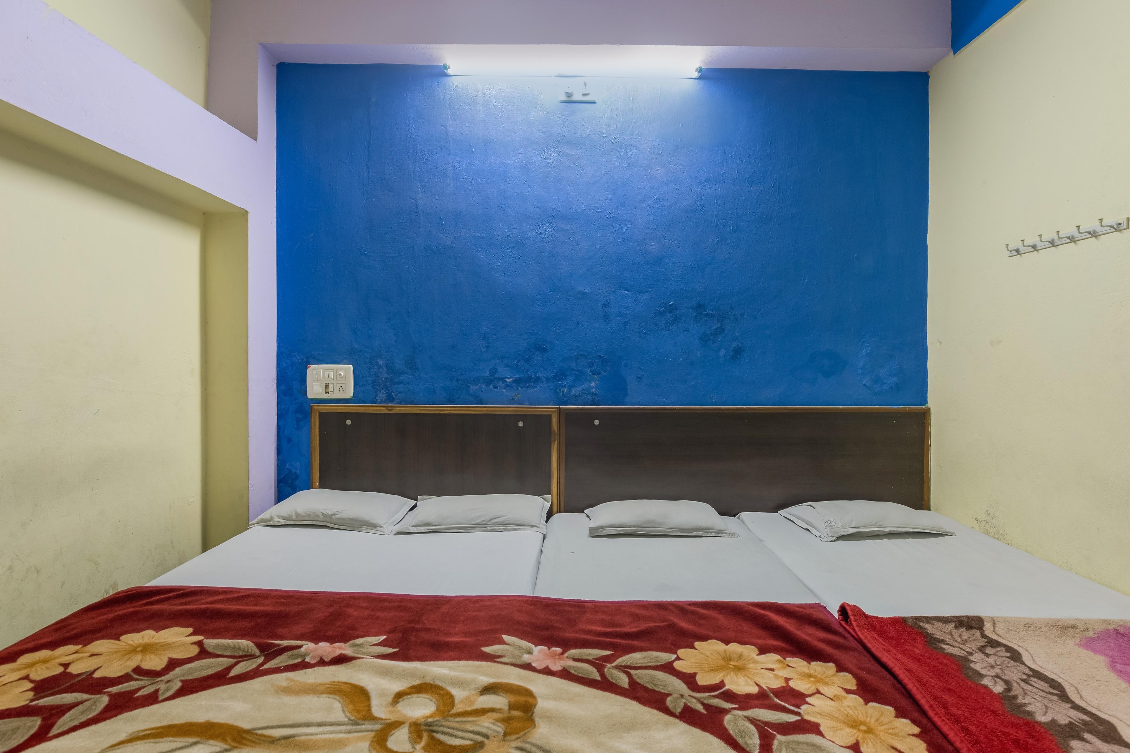 Hotel Shiromani Palace - Tap to explore photos