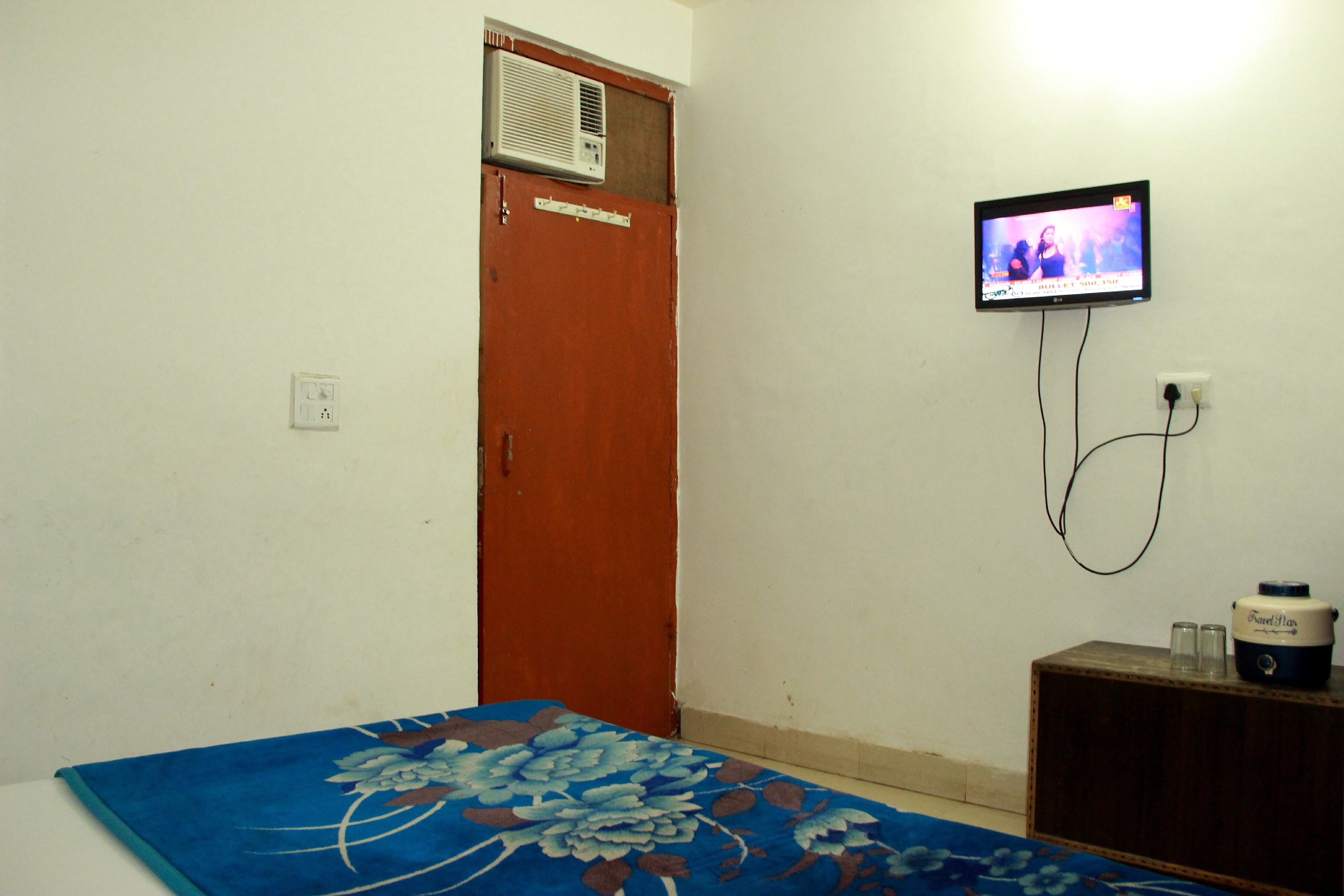 Sagar Guest House - Tap to explore photos