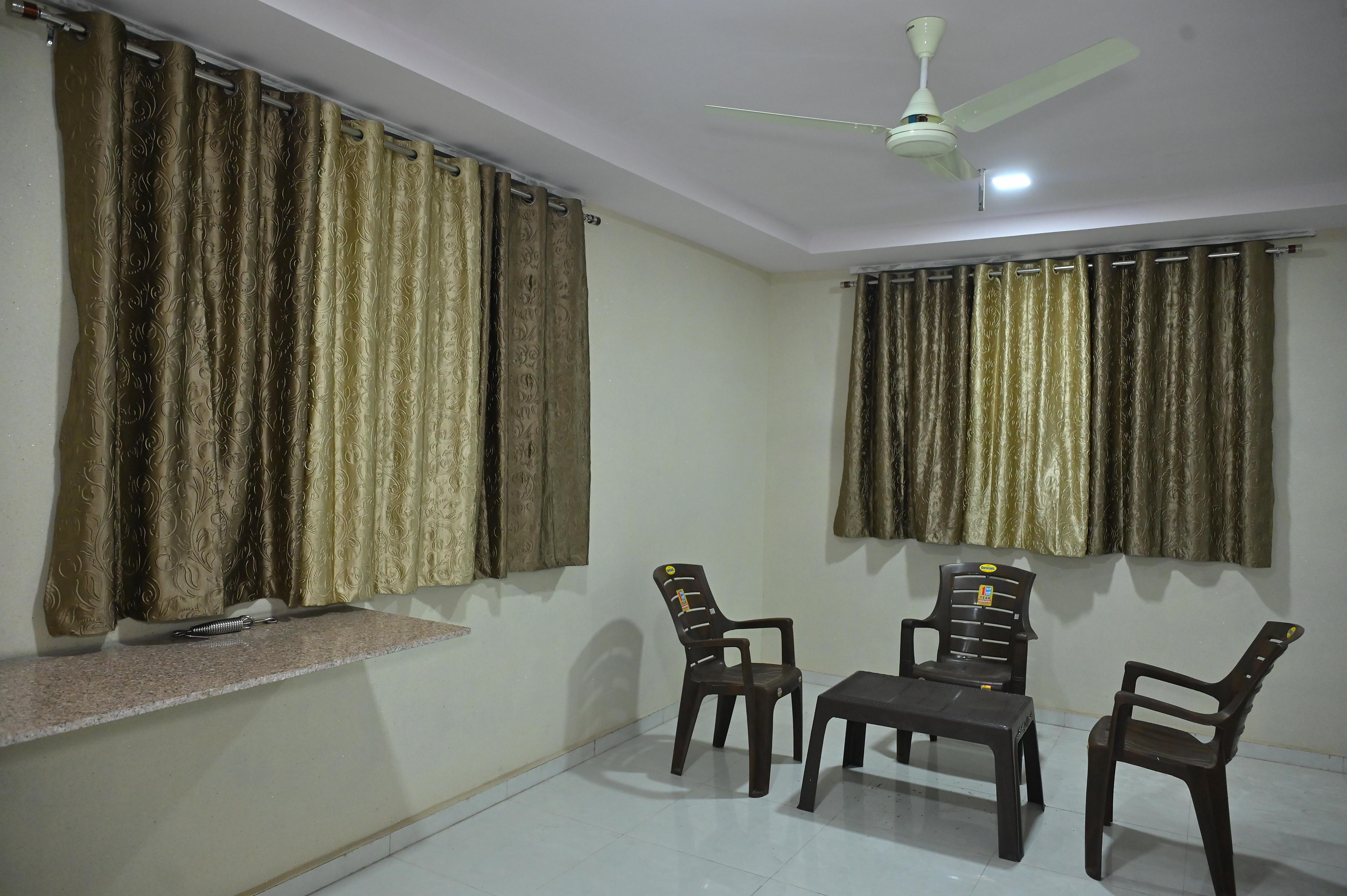 Hotel Mayura - Tap to explore photos