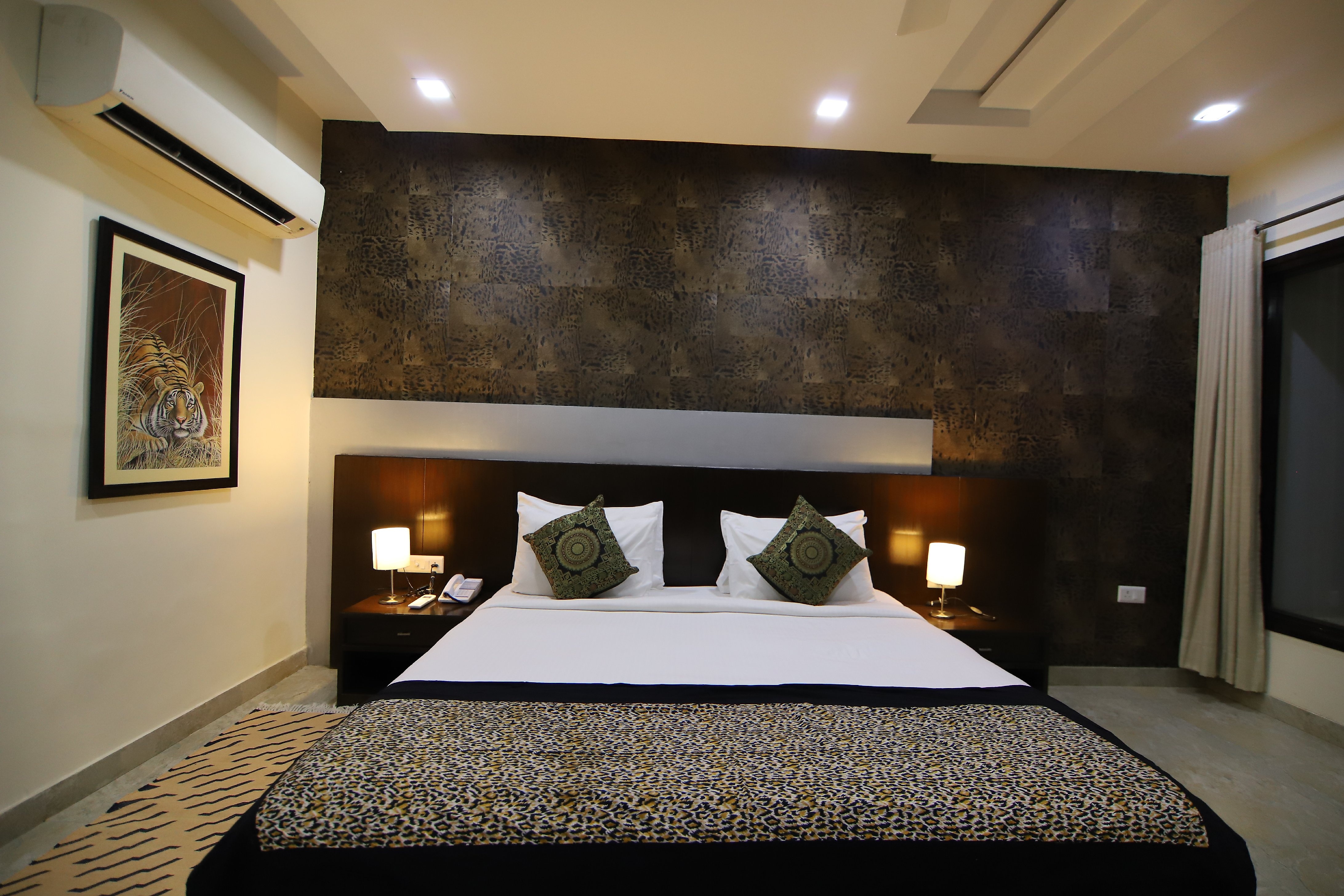 Spree Jungle Vilas Resort Ranthambore - Tap to explore photos