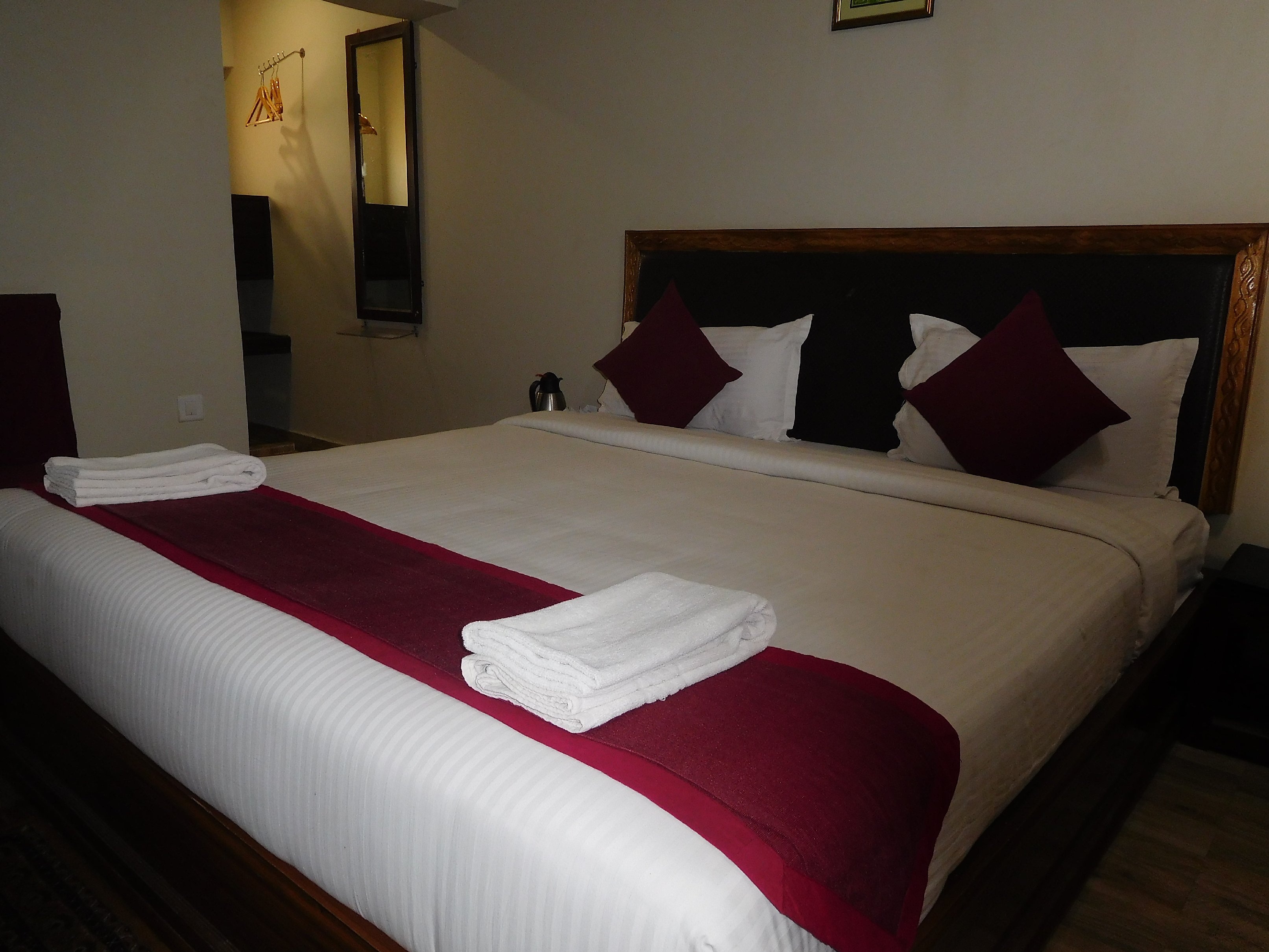 Hotel Atithi The Heritage - Tap to explore photos