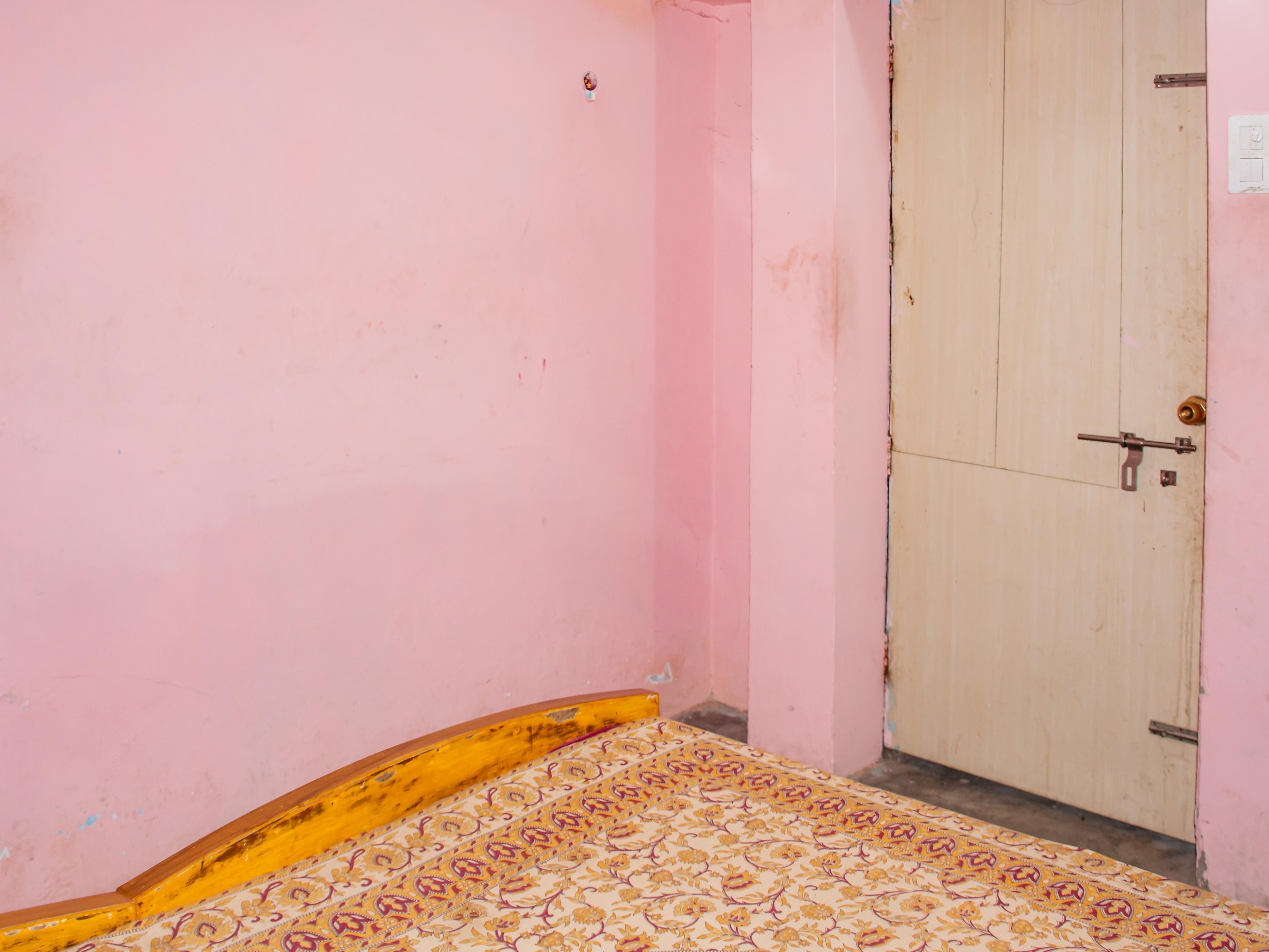 Vishwanath Paying Guest House - Tap to explore photos