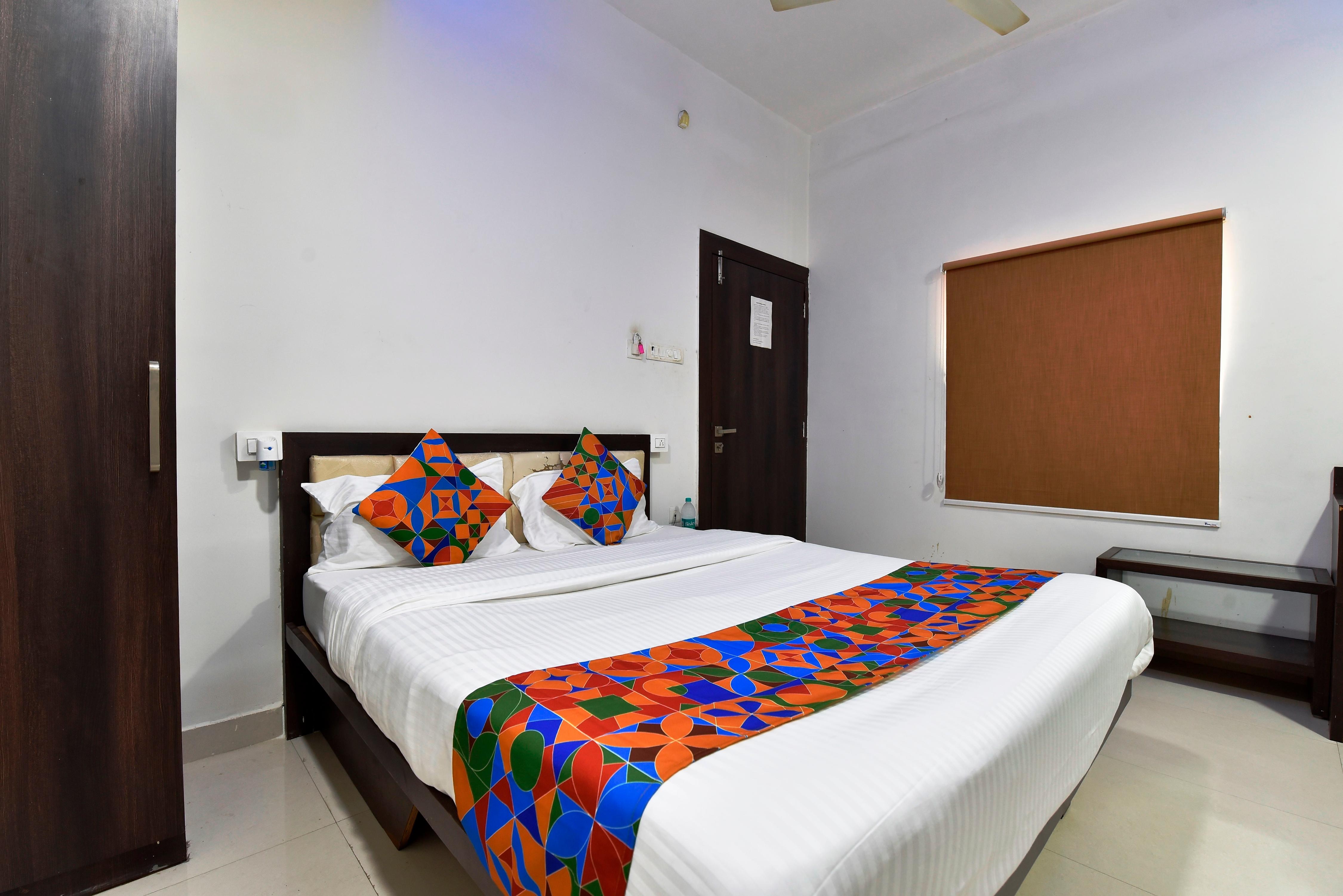 Hotel Vandana Palace - Tap to explore photos