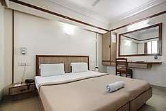 Hotel Golden Plaza , Surat