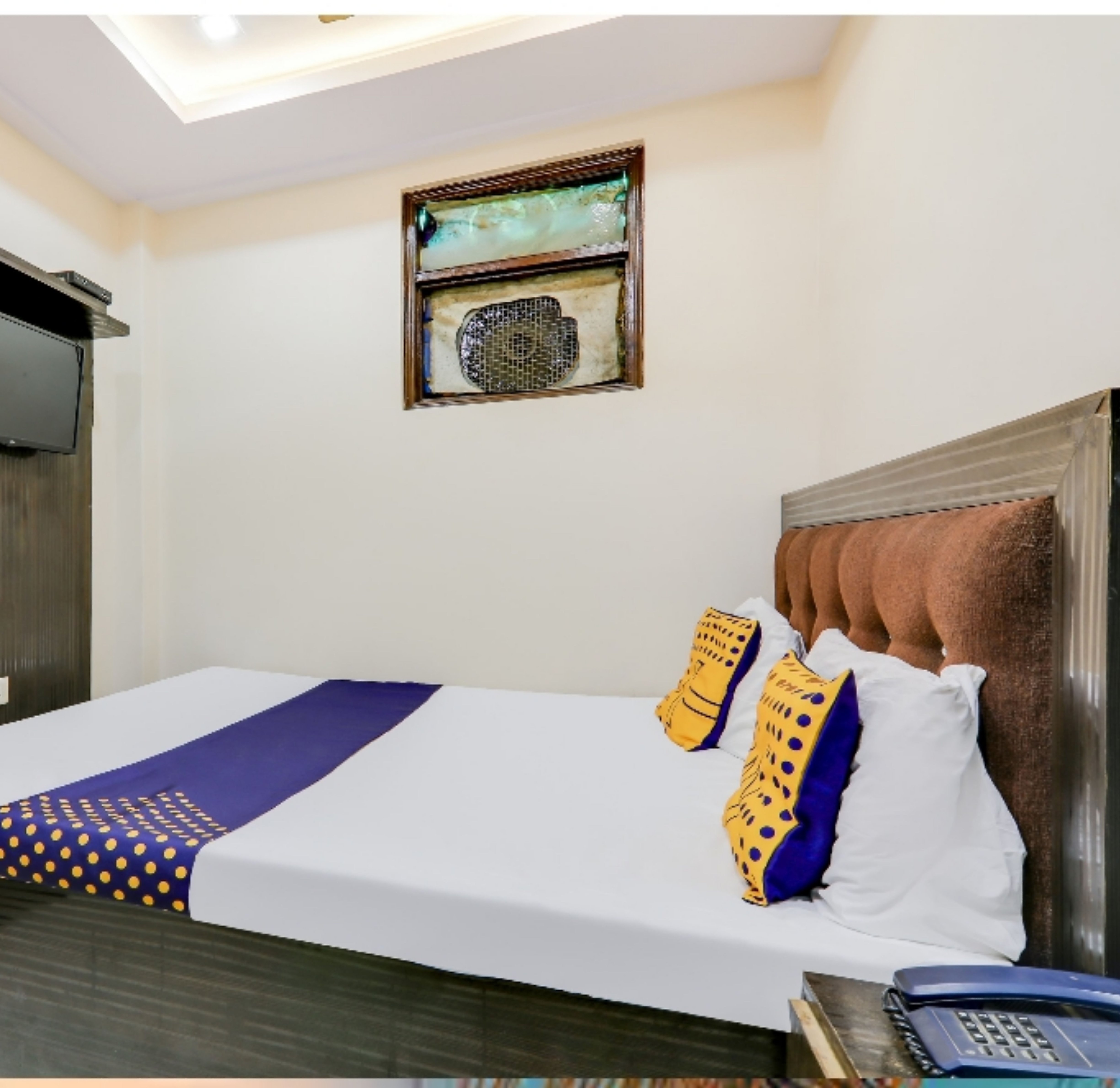 Hotel Shree Shagun - Tap to explore photos