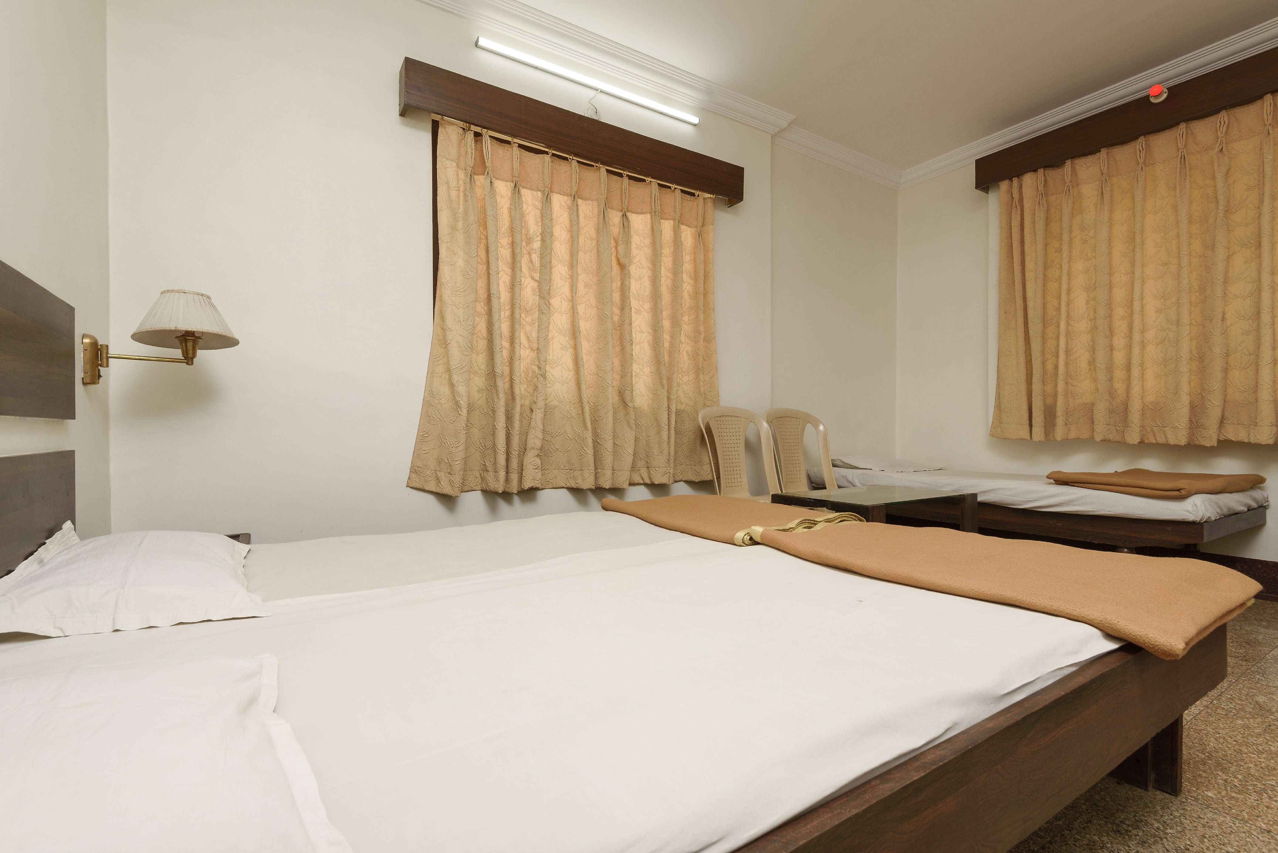 Embassy Hotel 4