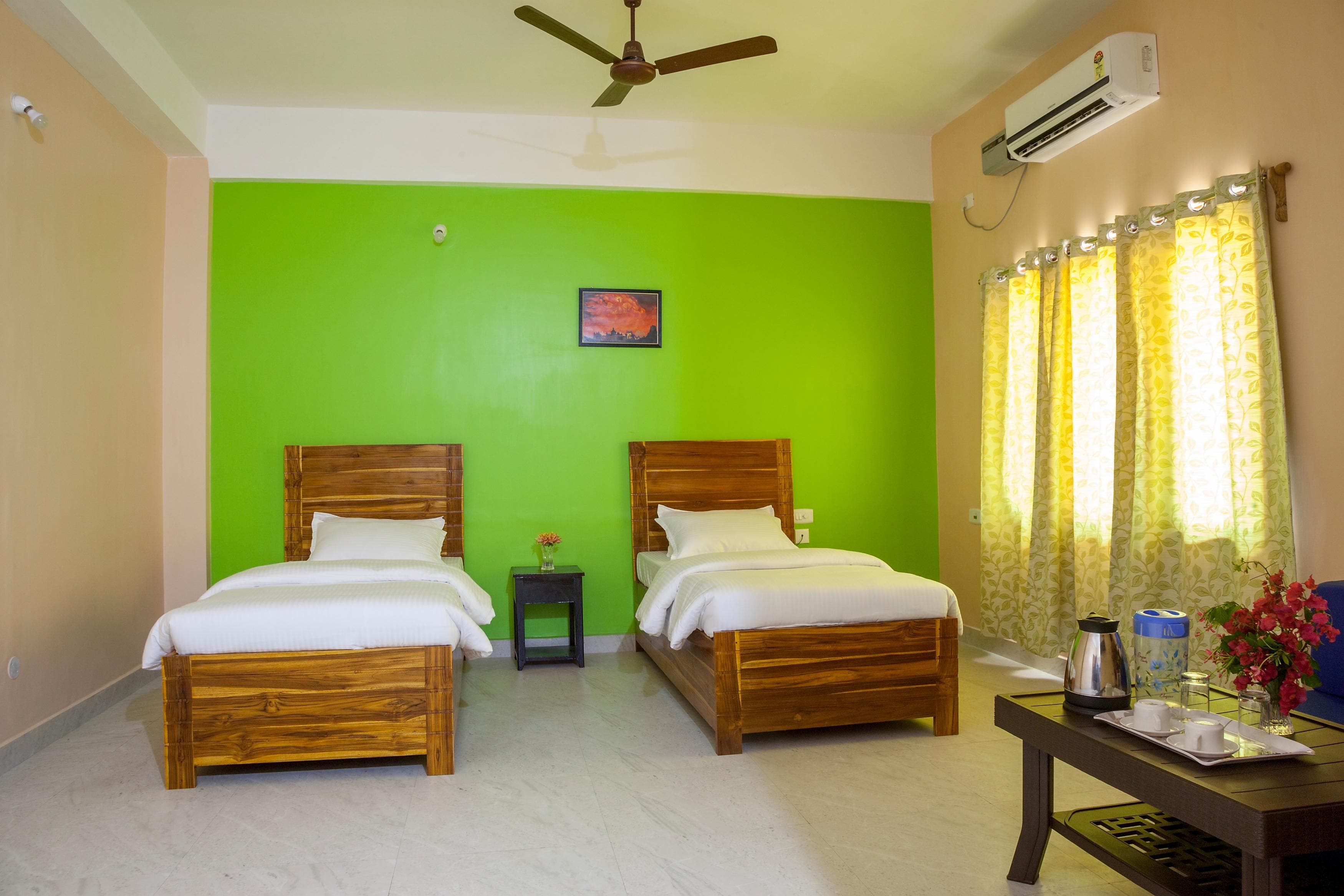 Rains Inn Eco Hotel - Tap to explore photos