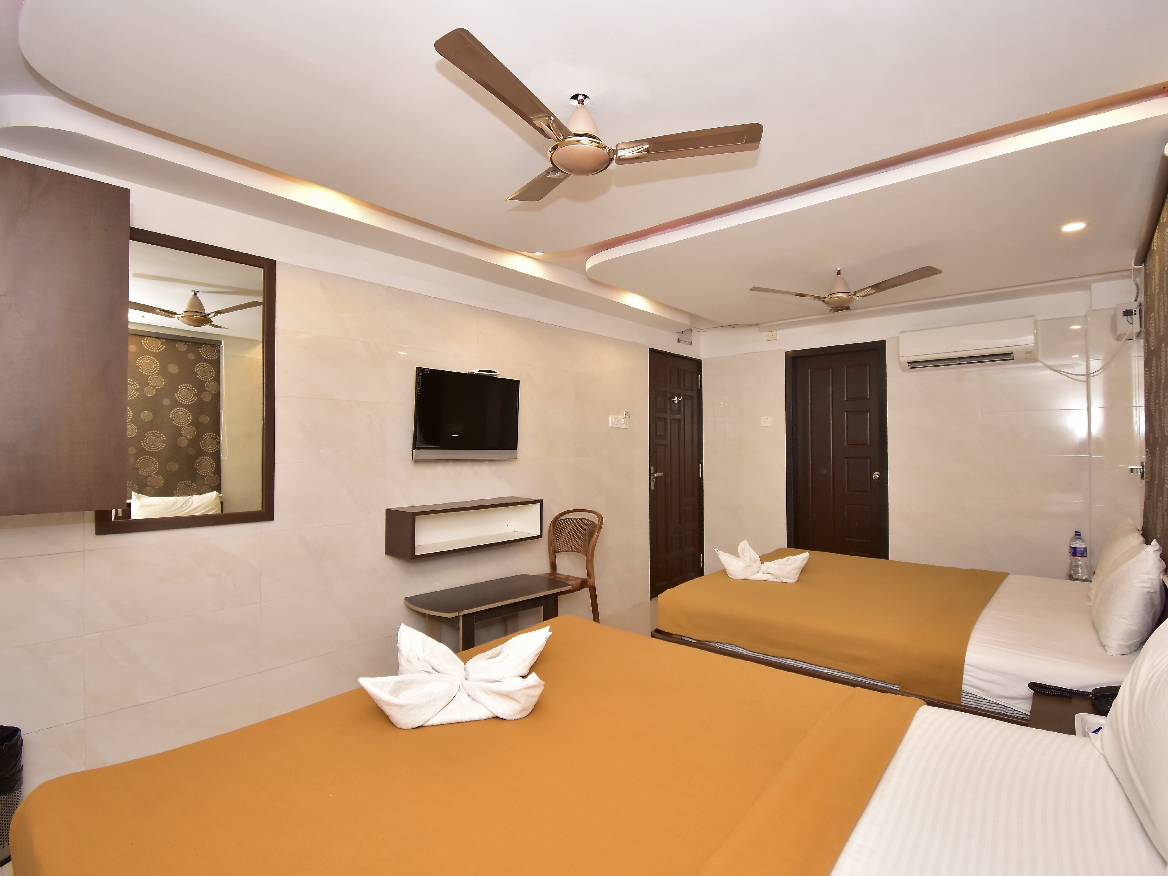 Sri Maharaja Residency - Tap to explore photos