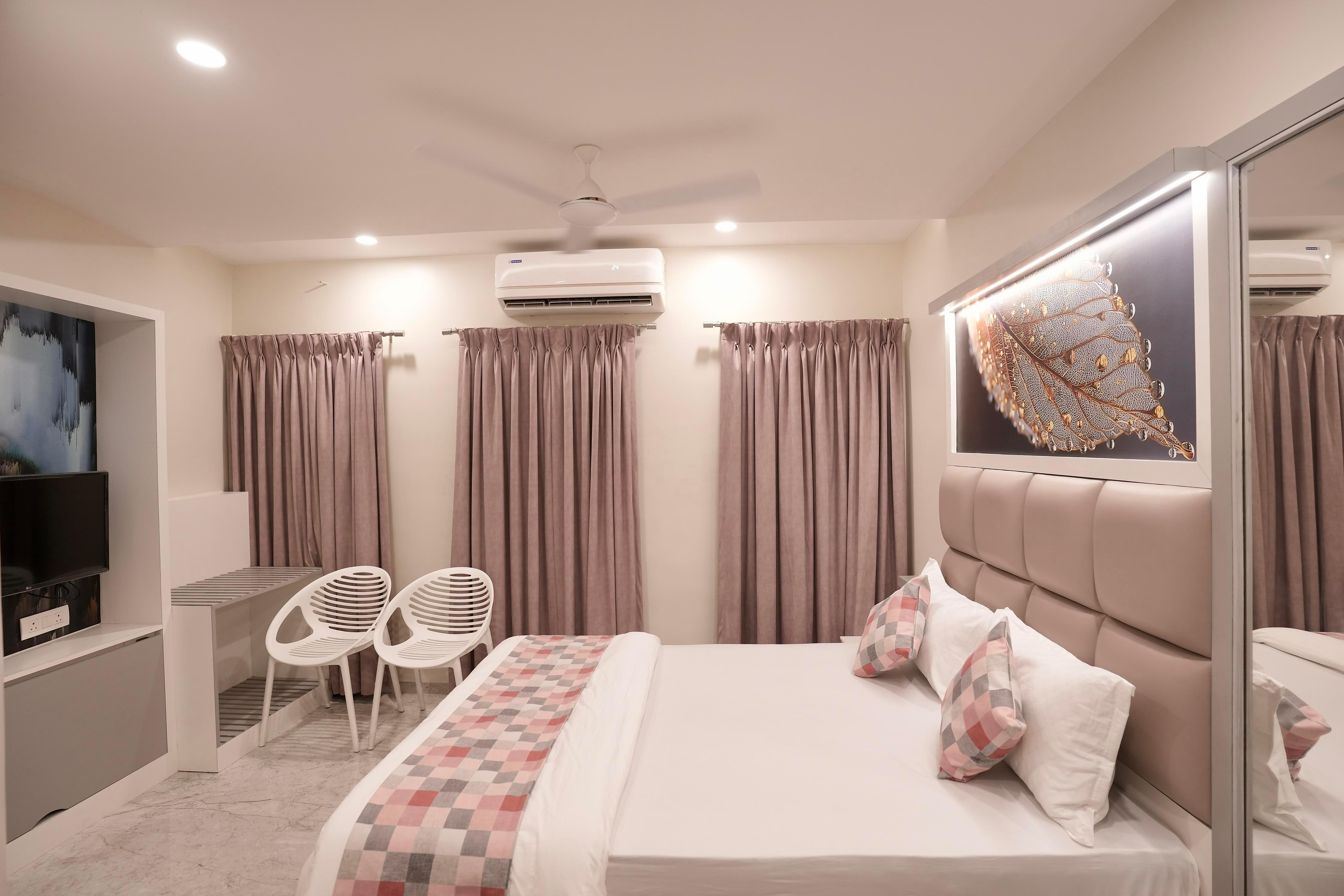 Hotel Rajdhani - Tap to explore photos