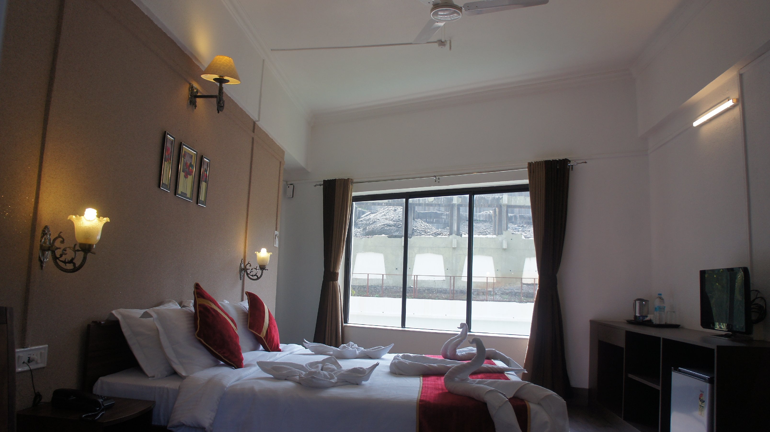 2 Bedroom Hall Apartment 1