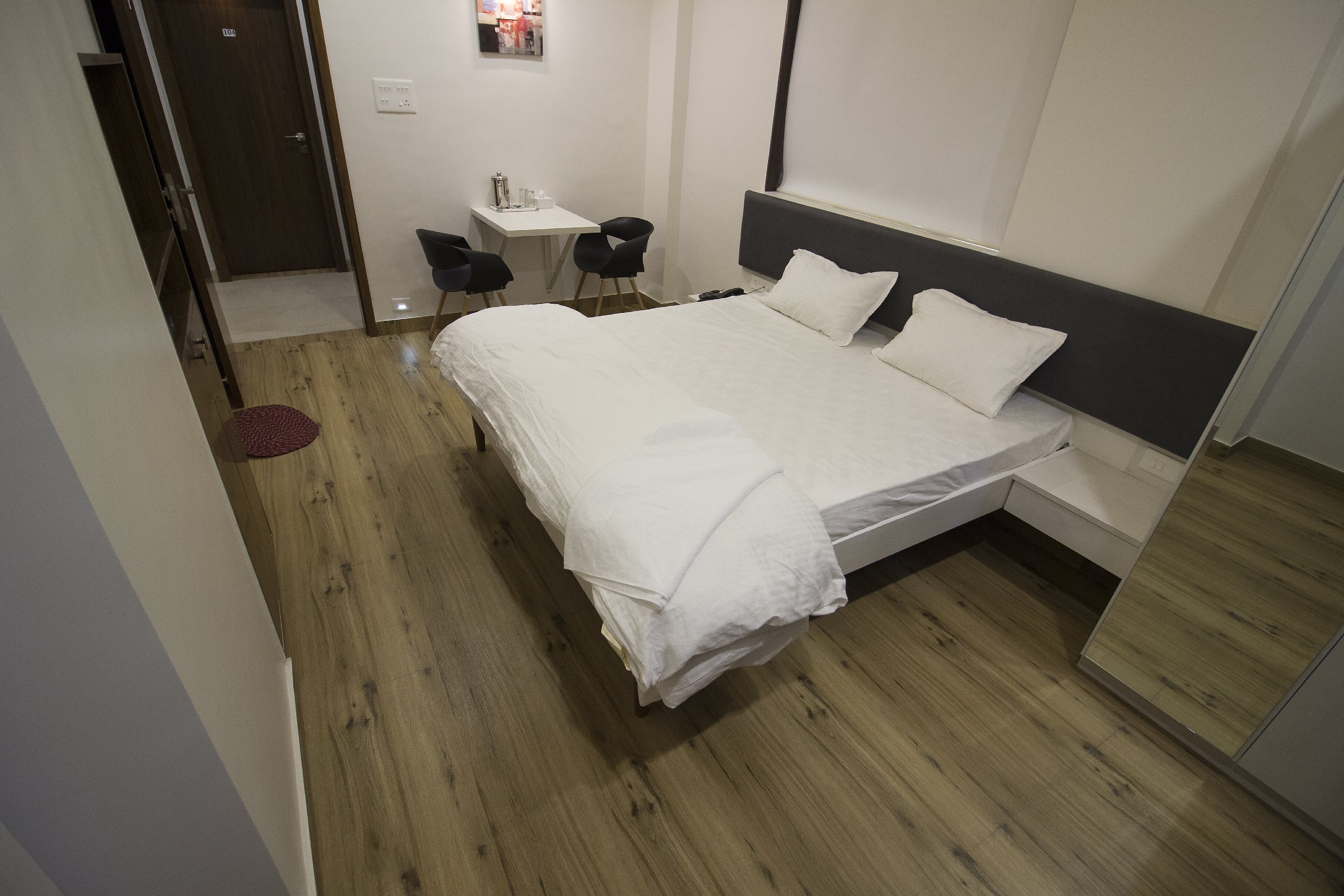 Hotel Rudra Residency - Tap to explore photos