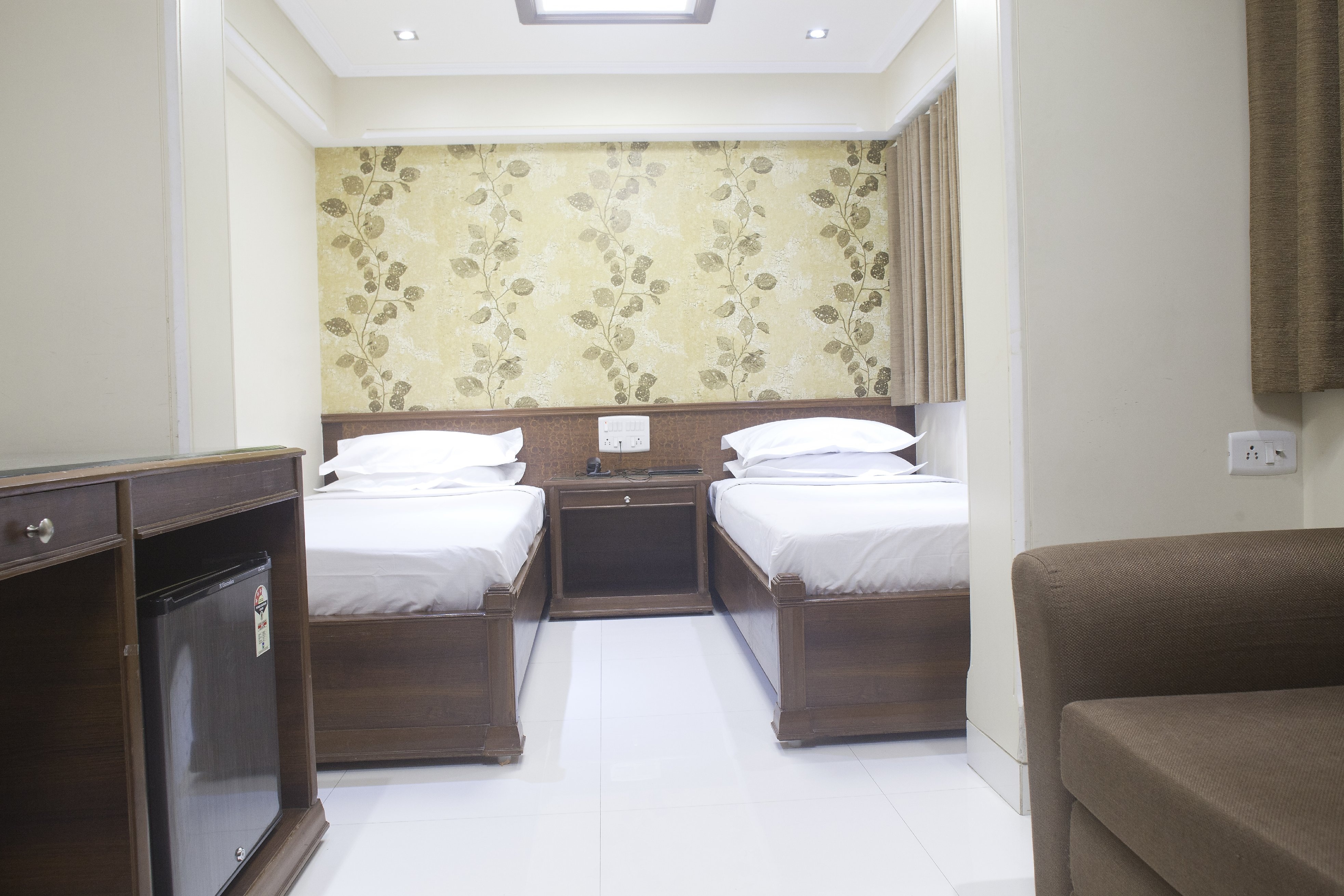 Hotel Adarsh Baug 2