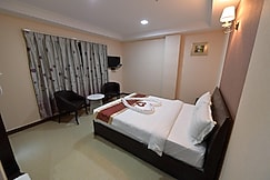 Hotel Queen Emperor, Karur