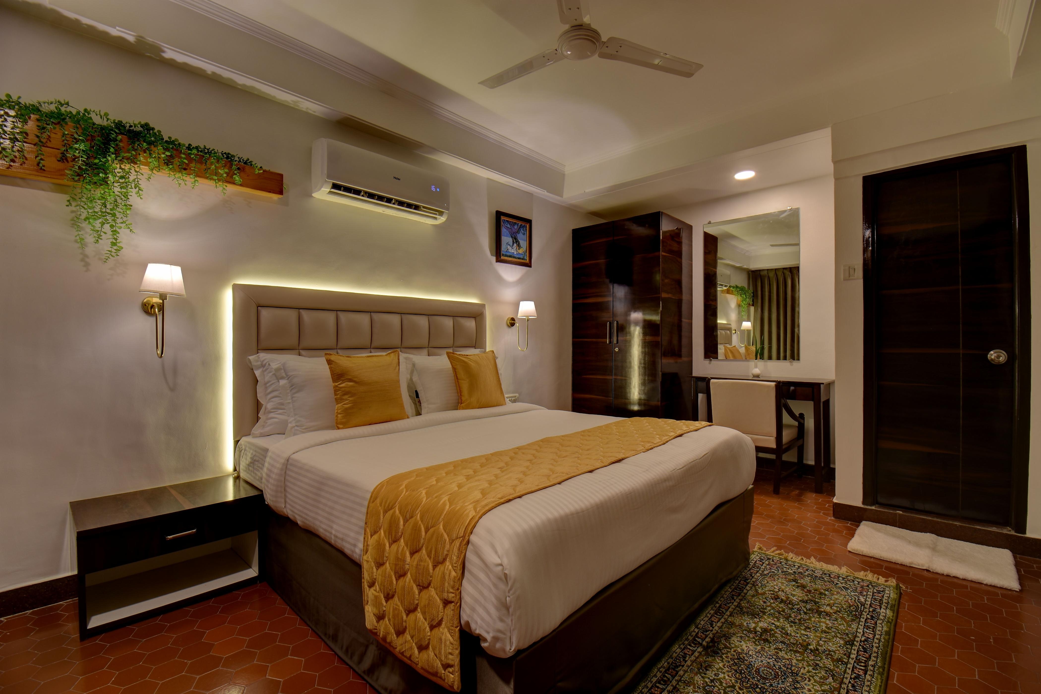 AC Suite Room with Bathtub 1