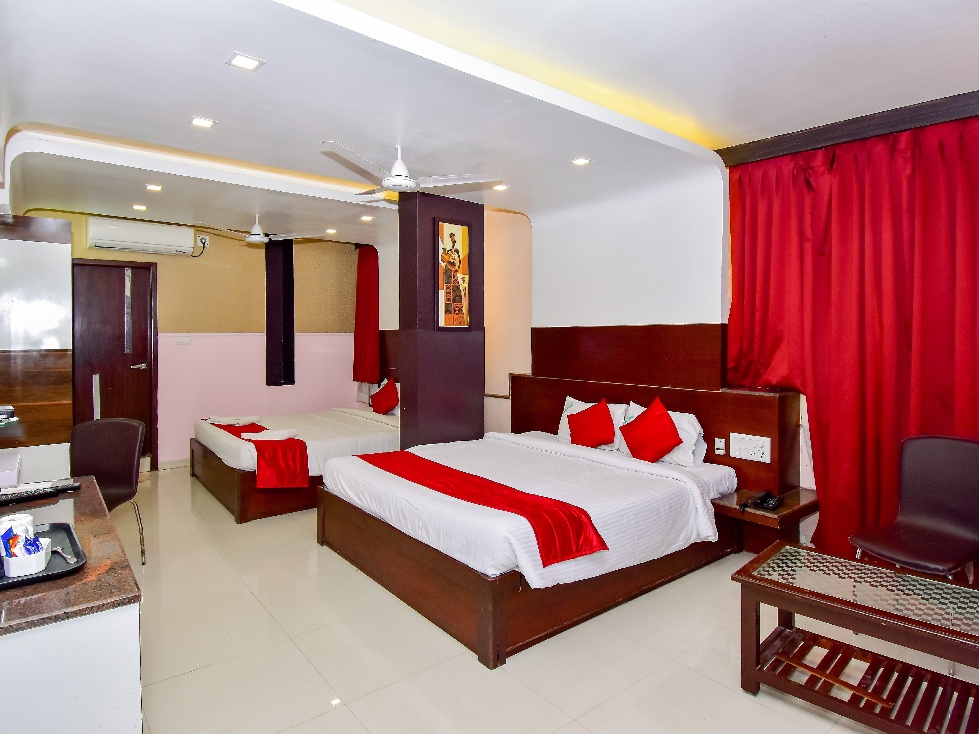 Hotel Pondichery - Tap to explore photos