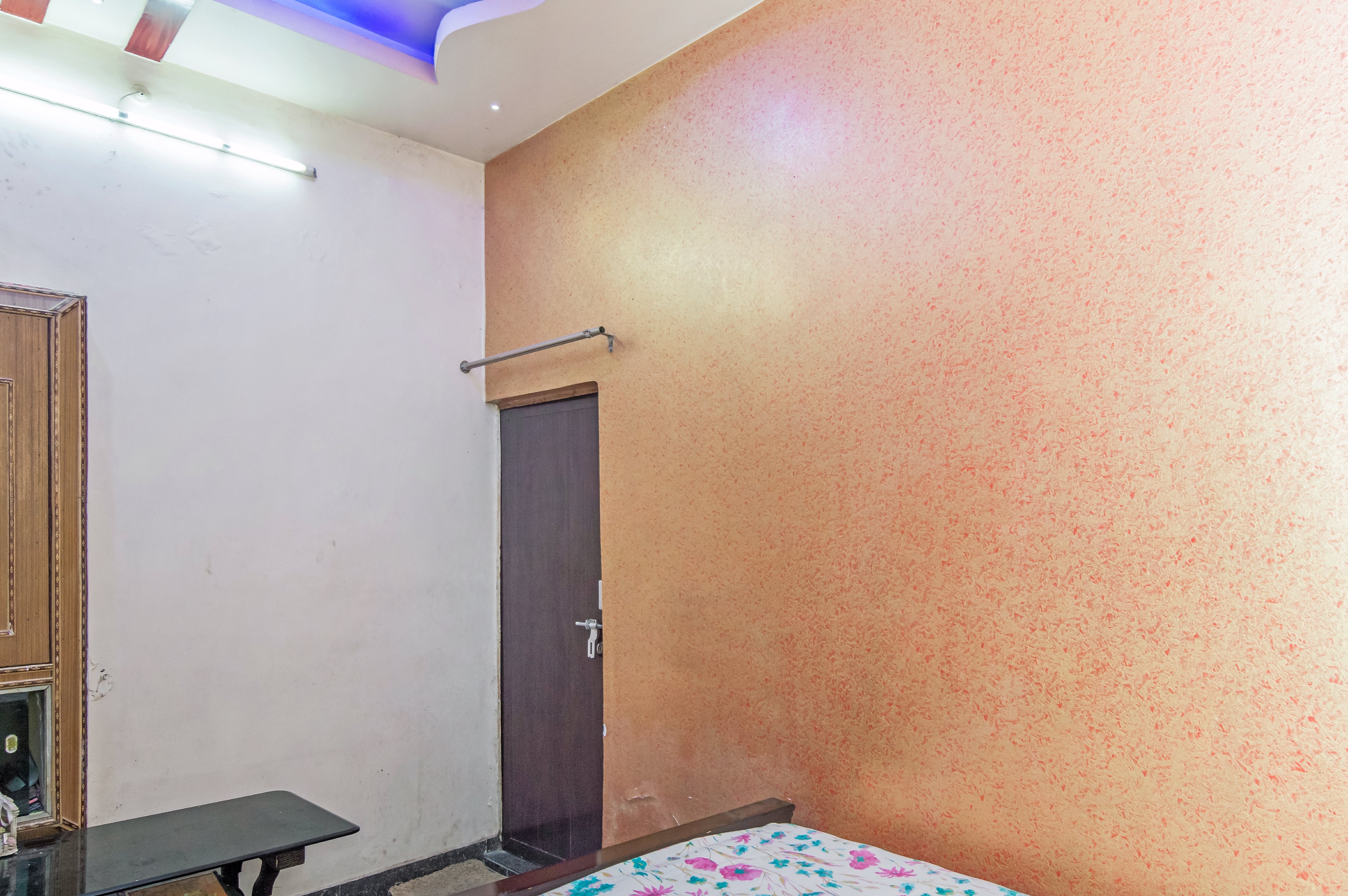 Hotel Tribhuwan - Tap to explore photos