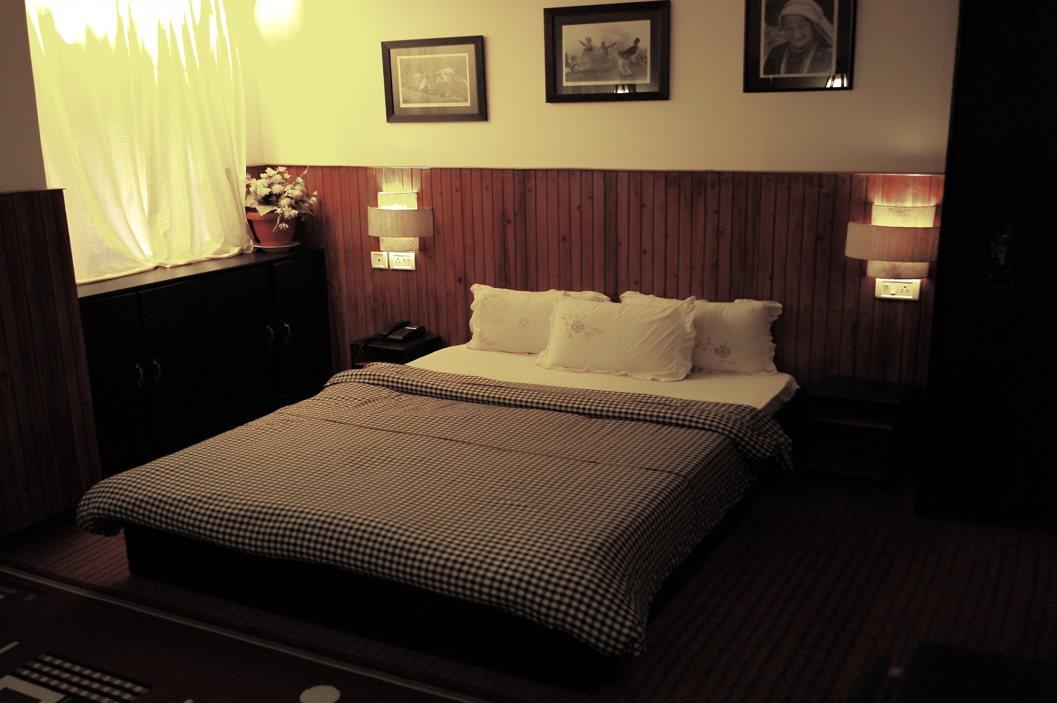 Tathagata Guest House - Tap to explore photos