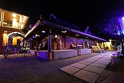 Castillo De Woods | The Private Luxury Villa | 6 BHK, Kuttikkanam